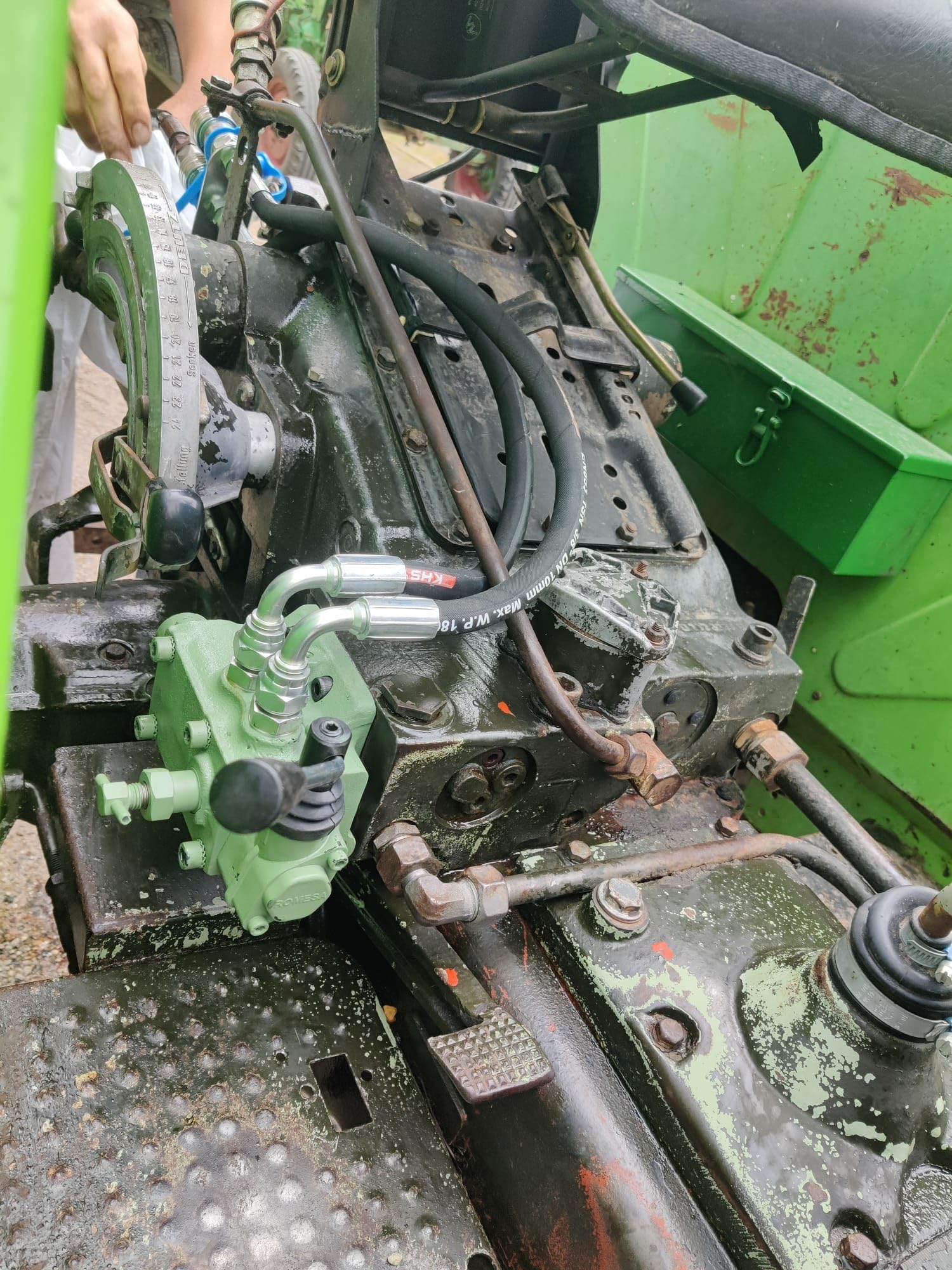 Einzel Zusatzsteuergerät Steuergerät Kit Kompatibel mit Deutz Traktor 2506-4206-5206-6206...