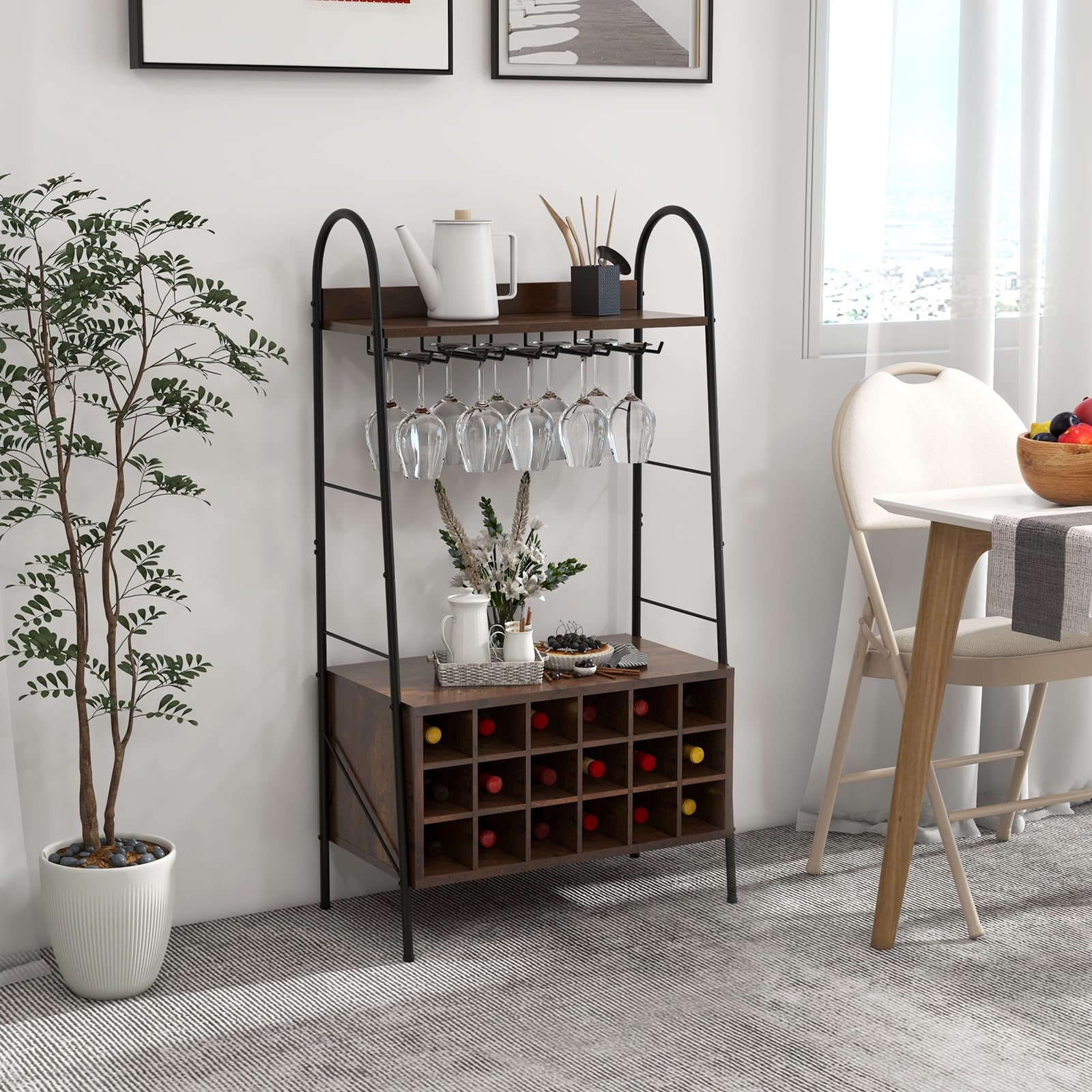 GYMAX Portabottiglie di Vino da Terra per 18 Bottiglie e 15 Calici, 63 x 32 x 114,5 cm, Cantinetta Vino, Portabottiglie Staccabile, 2 Ripiani Aperti, Scaffale Porta Vino per Casa Bar, Marrone
