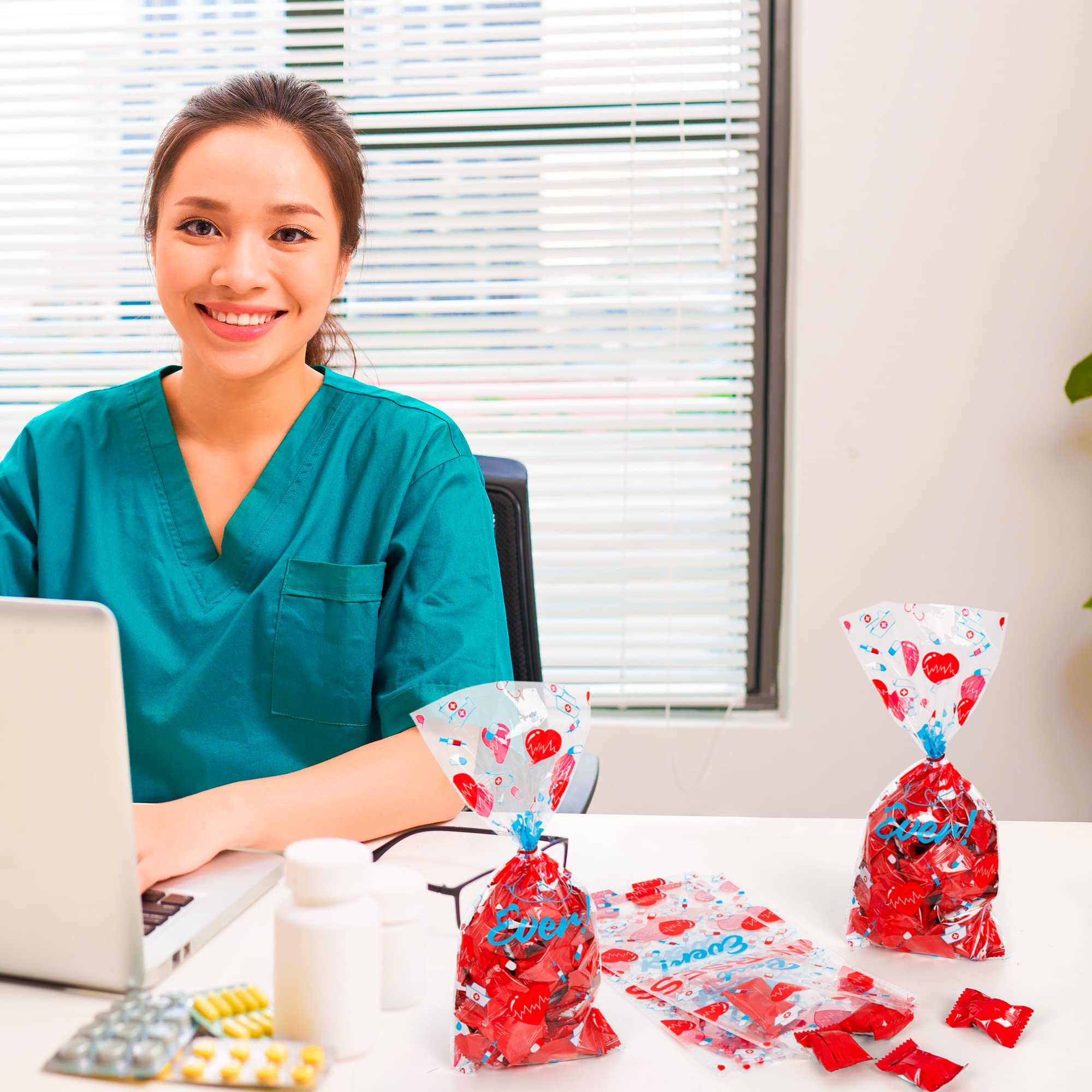 Zellophantüten Für Krankenschwestern | 60 Stück Mit Bindeband | Geschenk- & Süßigkeitentüten Für Nurse Day