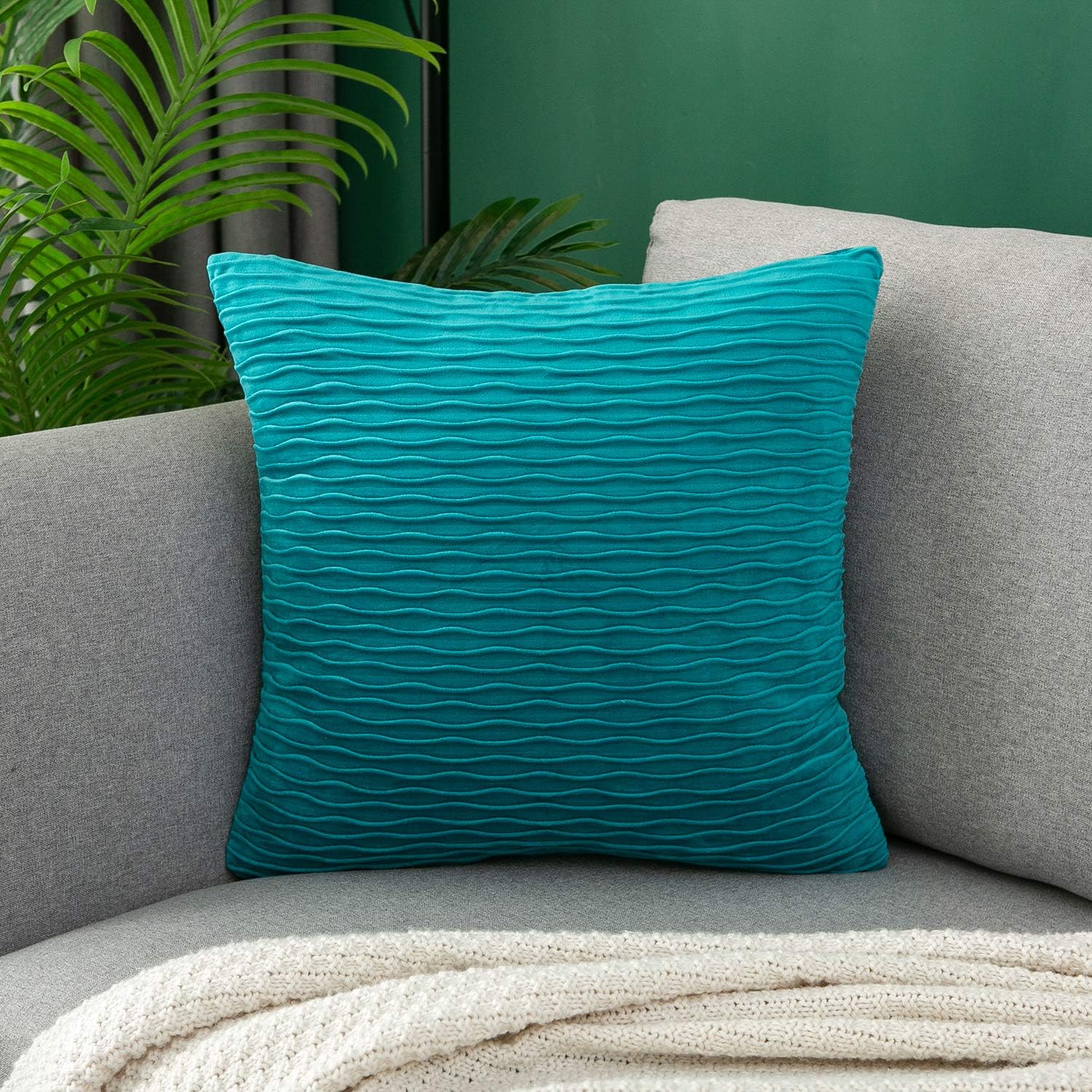 Throw Pillow Covers Velvet Blue Pillow Covers Decorative Pillow Covers for Farmhouse Couch Bed Sofa