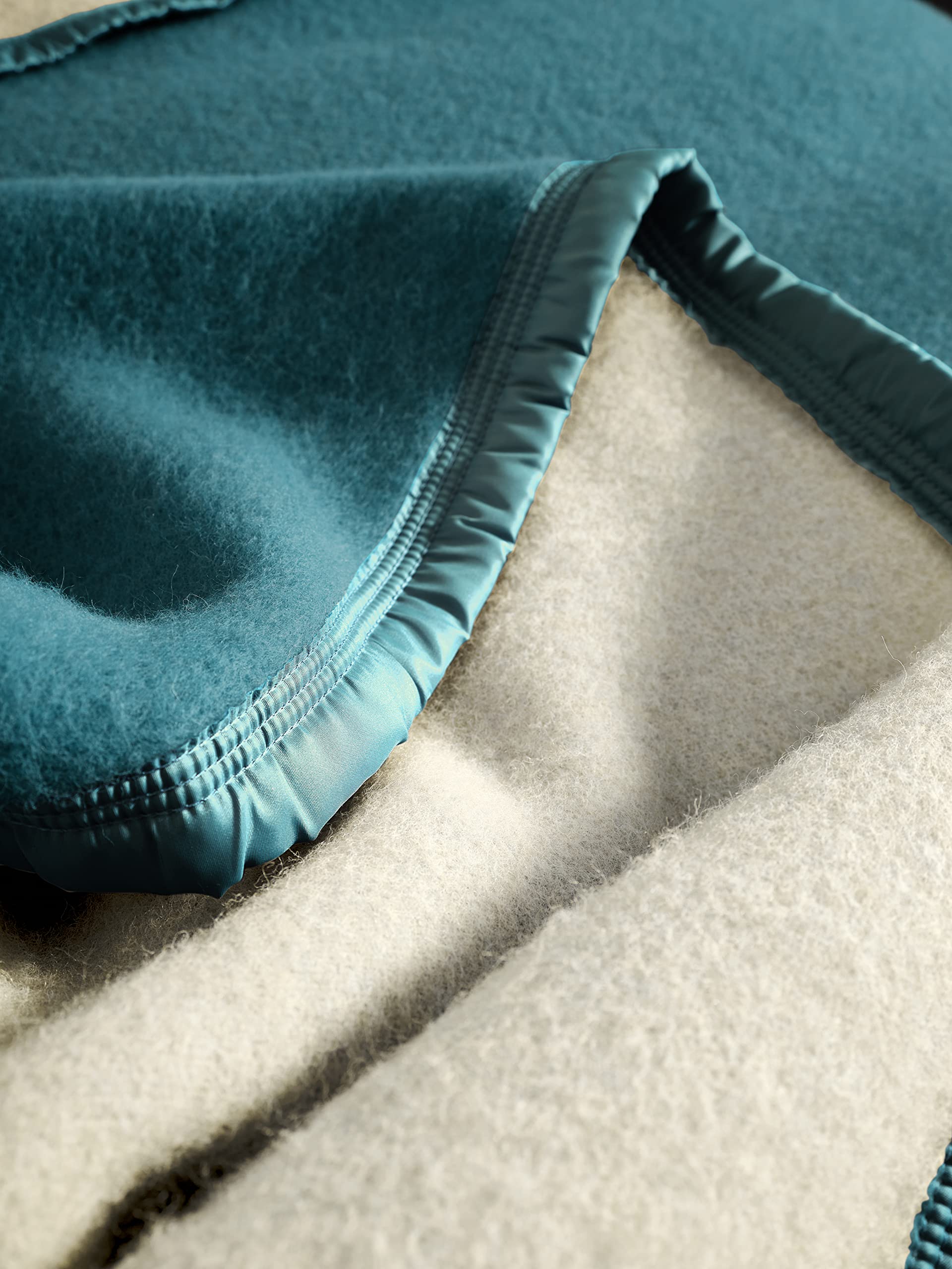 Couverture Toison d'Or Volta bleu paon pour éliminer le froid nocturne