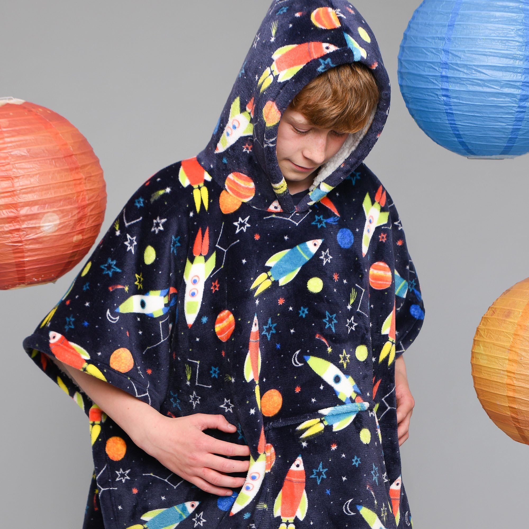 Bedlam - Outer Space Oodies for Kids (75 x 92.5cm) - Soft & Cosy Fleece Blanket Hoodie with Spaceship/Rockets - Space Bedroom Accessories - Flower Poncho in Blue - Universe Fleece Hoodie for Kids