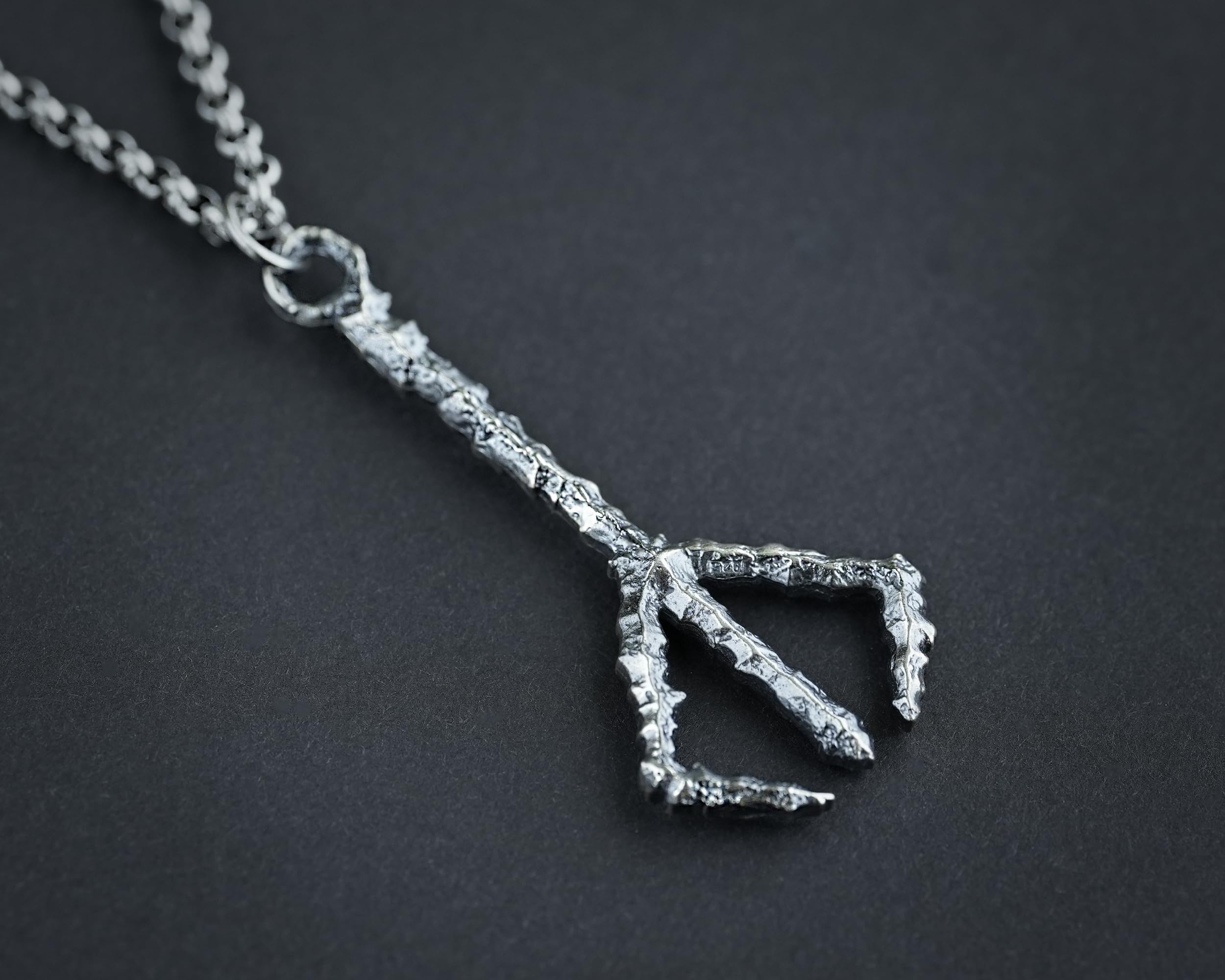 Baldur Jewelry Hunter Rune Kette mit Gothic-Fantasy-Anhänger