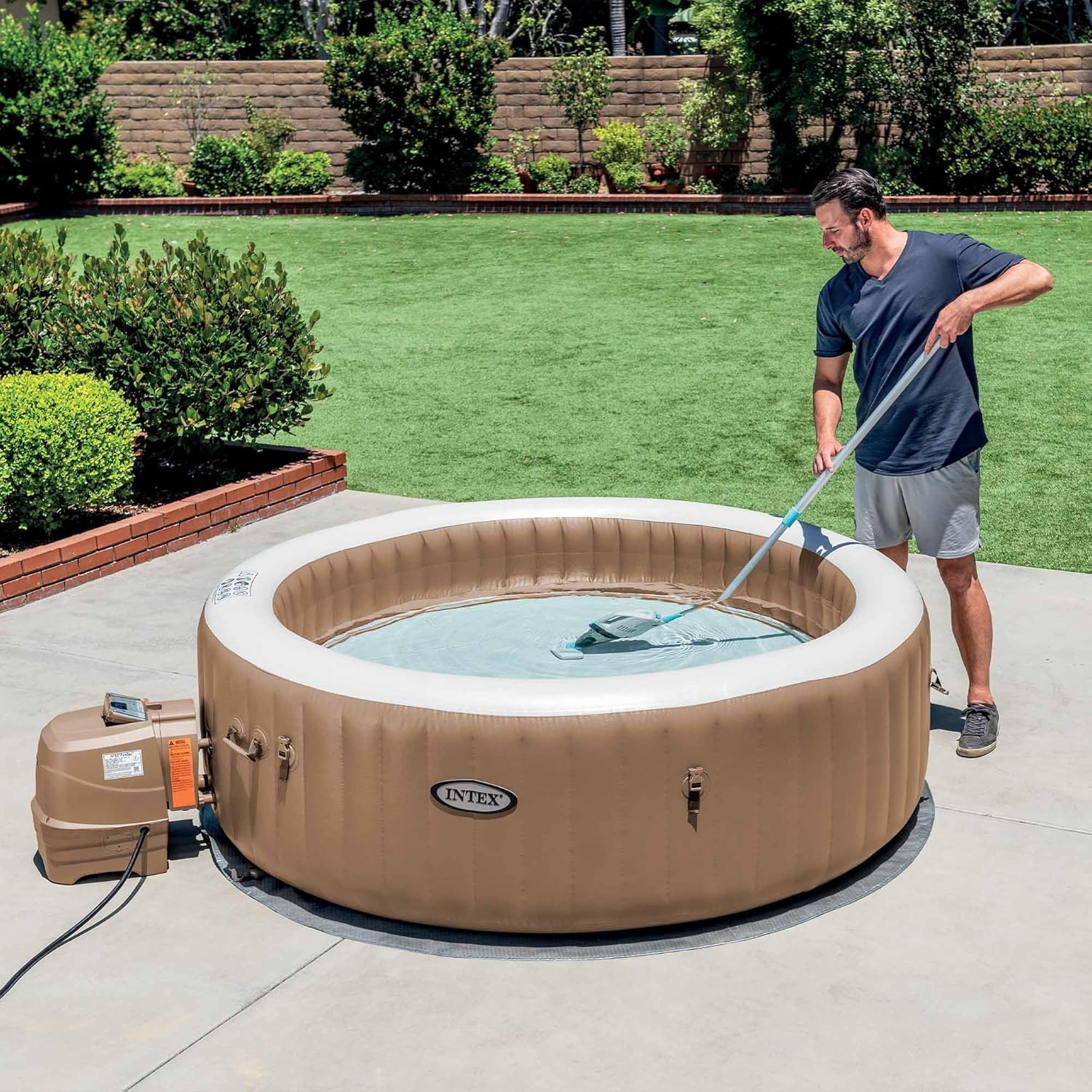 Limpieza de piscina con limpiafondos desmontable Intex ZR100