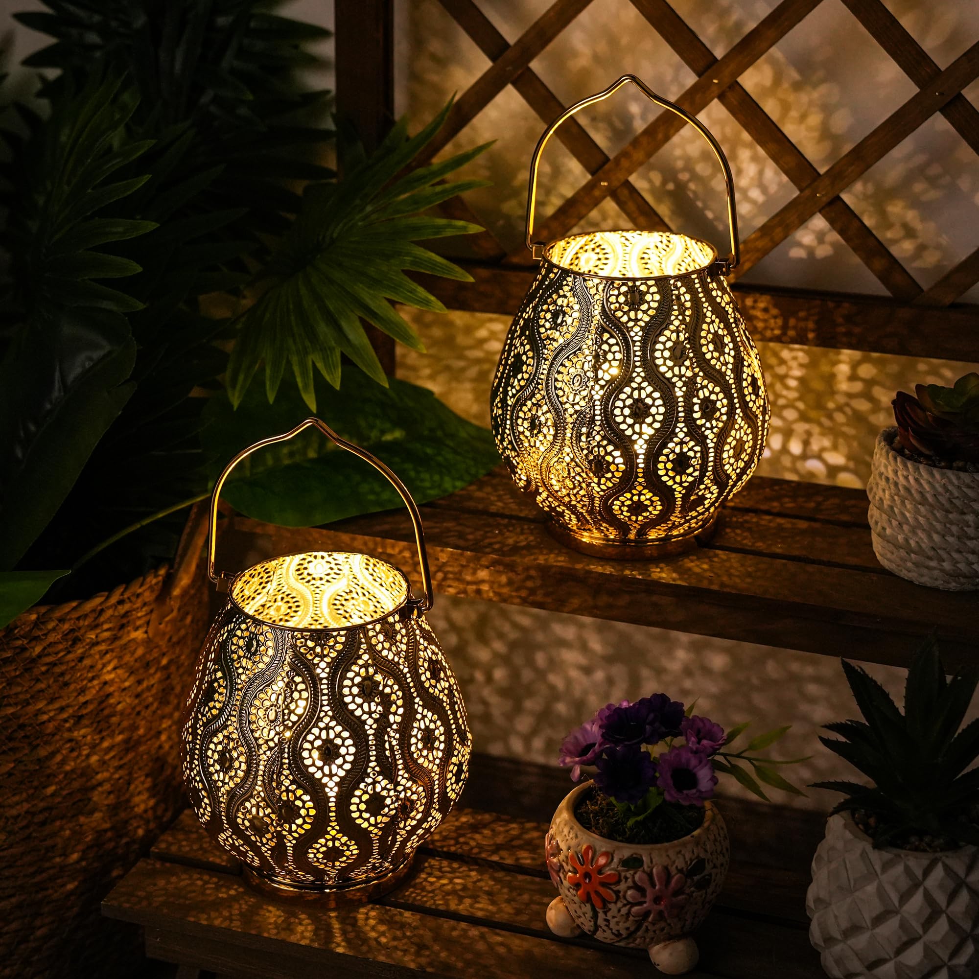 TRIROCKS Juego de 2 lámparas de mesa decorativas marroquíes de metal de 26 cm de alto, linternas inalámbricas con luces de hadas para el hogar, sala de estar, jardín, patio, fiesta, eventos, mesa