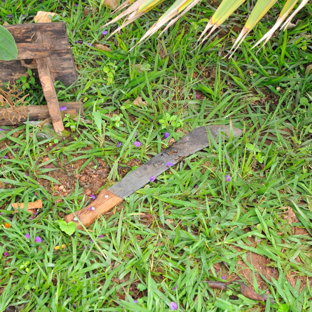 Machete Professionale con Fodero - Lama in Acciaio e Manico in Legno - Strumento da Taglio Outdoor Resistente per Campeggio