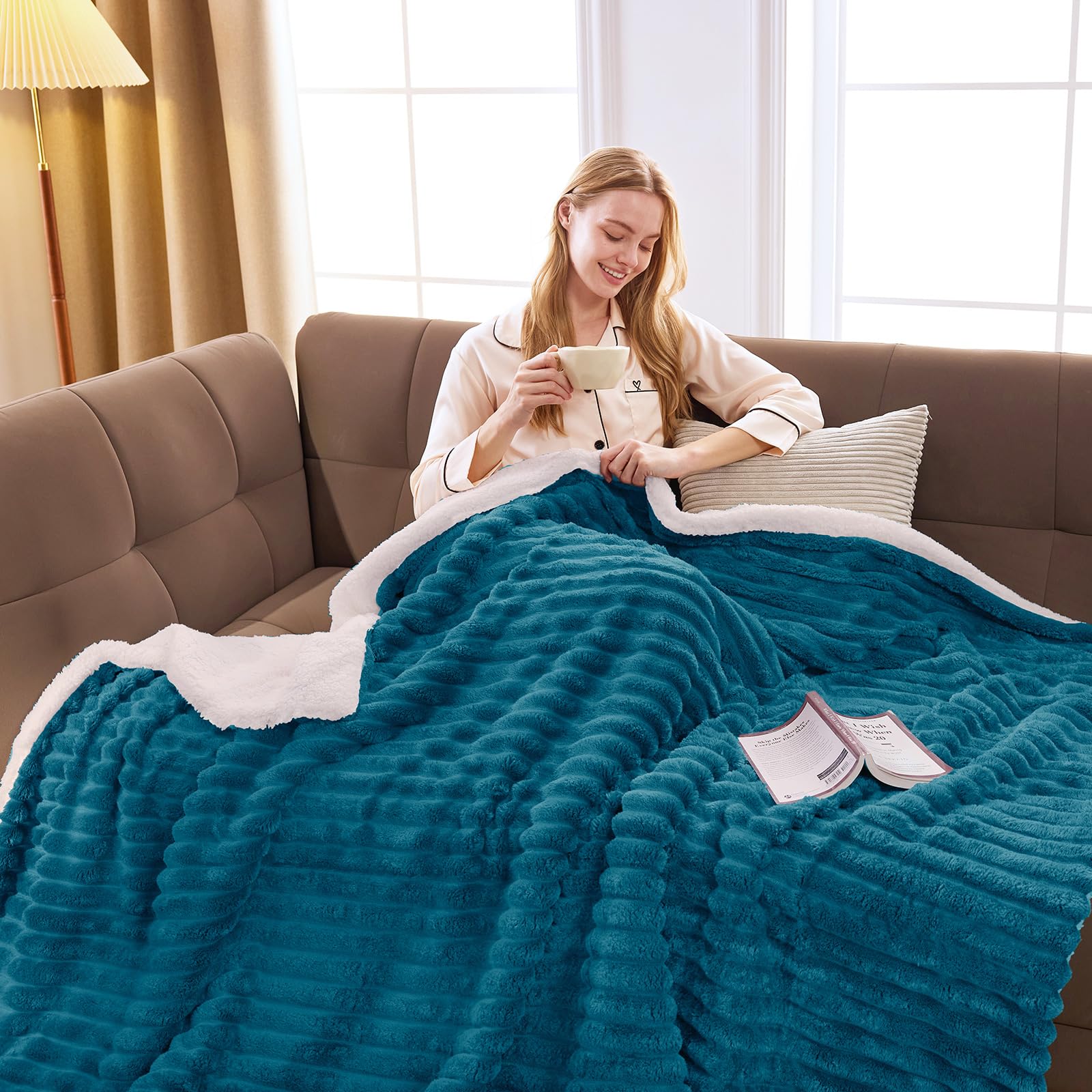 WAVVE Coperta Plaid Pile di Sherpa - Coperta a righe 220x240 cm, Turchese - Coperta Pelosa- Divano/Letto Matrimoniale King, Copridivano di Microfibra Calda e Morbida