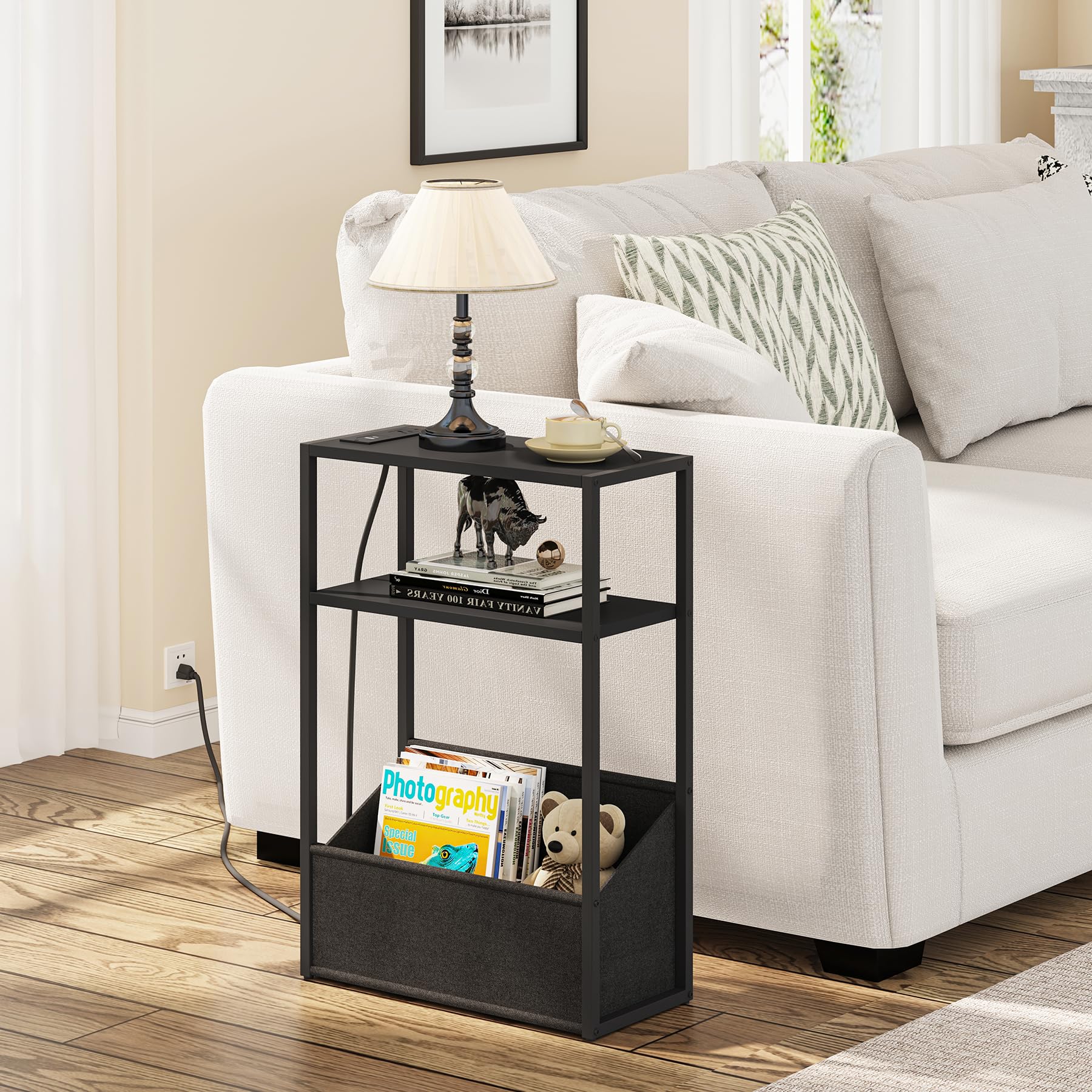 Table d'appoint étroite avec rangement et multiprise intégrée pour salon et chambre