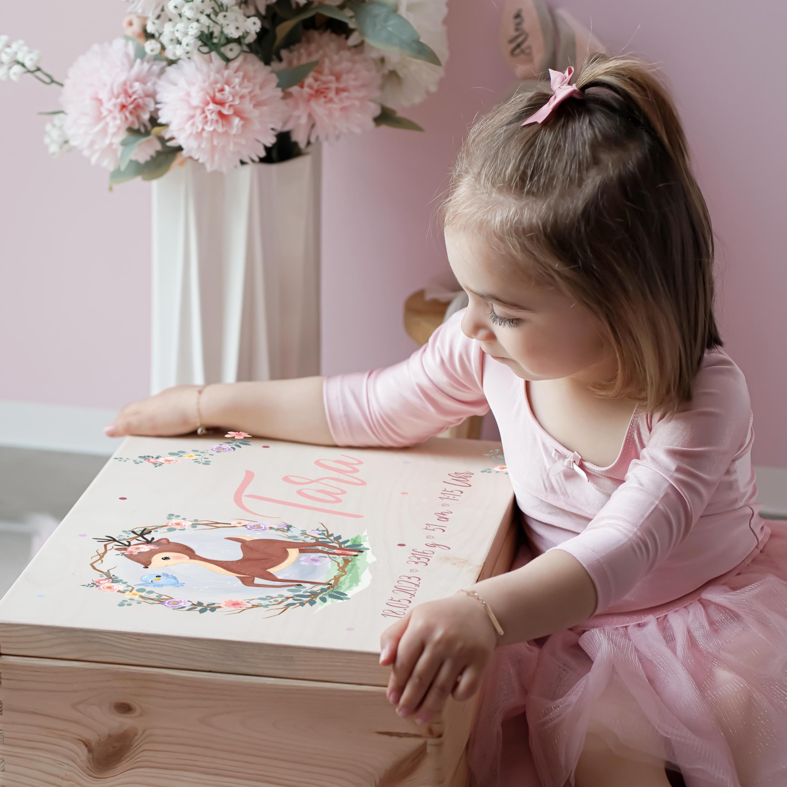 KIDSMOOD - Erinnerungsbox Baby, personalisierte Holzkiste mit Deckel, Ideal zur Aufbewahrung von Erinnerungen und als Geschenk zur Geburt, Taufe oder als Geburtstagsgeschenk für Mädchen und Jungen