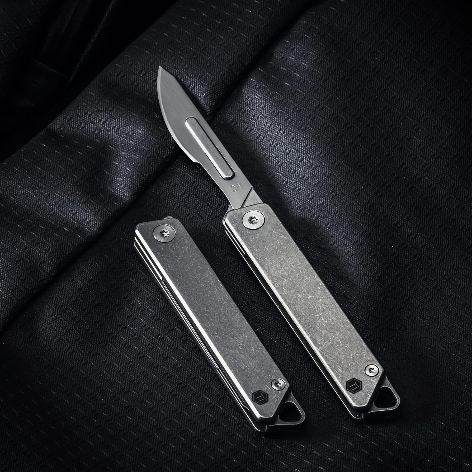 KeyUnity KK02 Titanium Flipper Pocket Knife, Quick Open Keychain Folding Knife with #24 Replaceable Blades for Everyday Carry (Sandblasted)