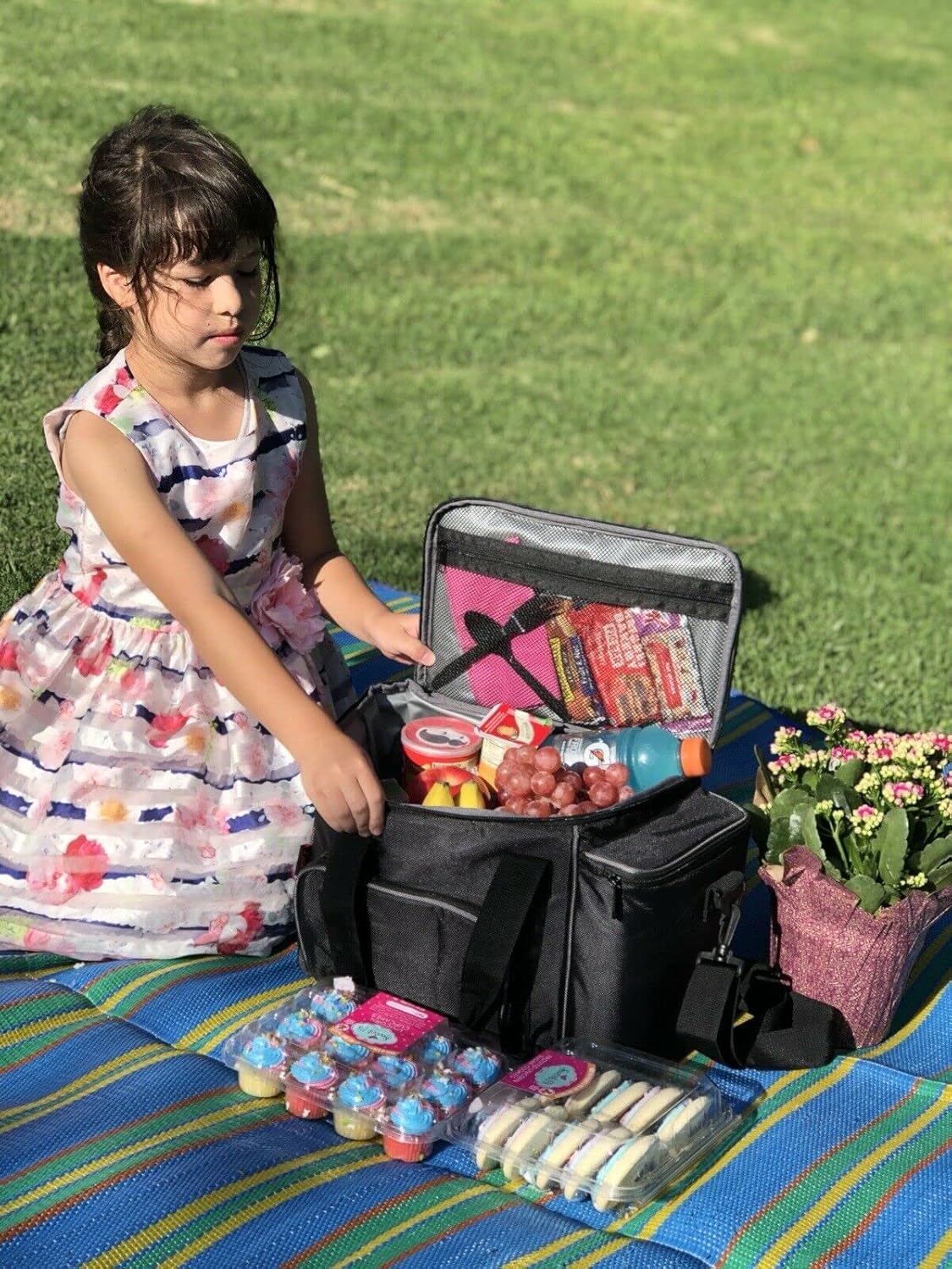 FOXI Adult Large Cooler Bag Insulated Reusable Lunch Bag for Men & women Perfect for Work, Gym, Camping, Beach, and Picnics (Black with grey trim)