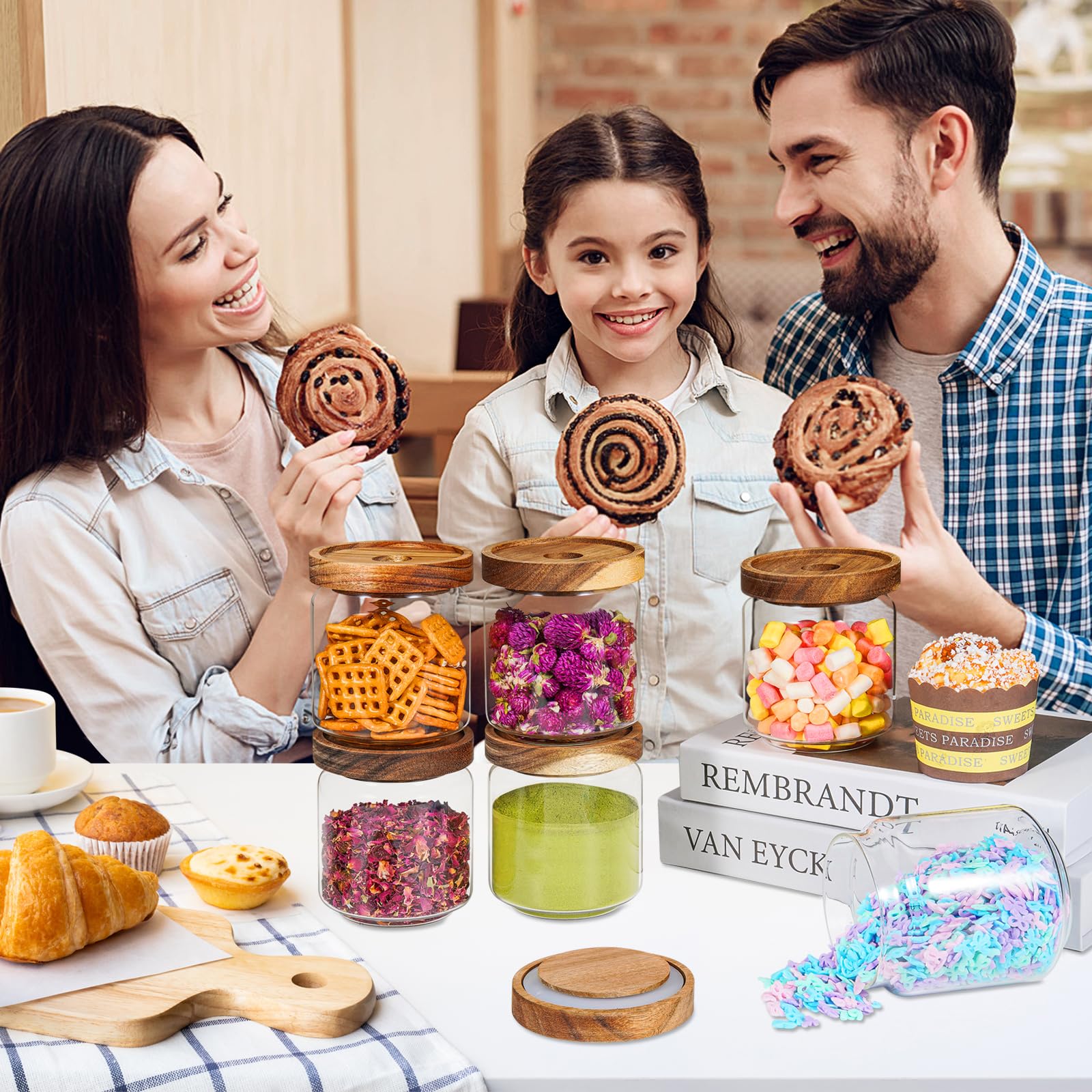 Kleine Glasdosen mit Etiketten, Gewürzdose, rund, mit Holzdeckel, klares Glas, Lebensmittelglas für Speisekammer, Zucker, Tee, Kaffee, Bohnen, Gewürze, Nüsse, Kekse, Badesalz (6 x 420 ml)