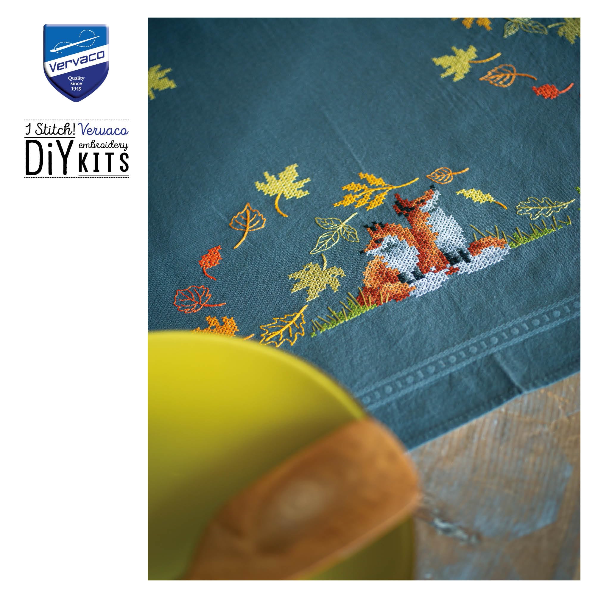Vervaco Kreuzstich Stickpackungen Tischdecke Füchse im Herbst Stickdecken Vorgezeichnet Basteln Erwachsene Kreativ Set Vorgedruckte Decke Sticken 80 x 80 cm Stickset DIY Sticken Set