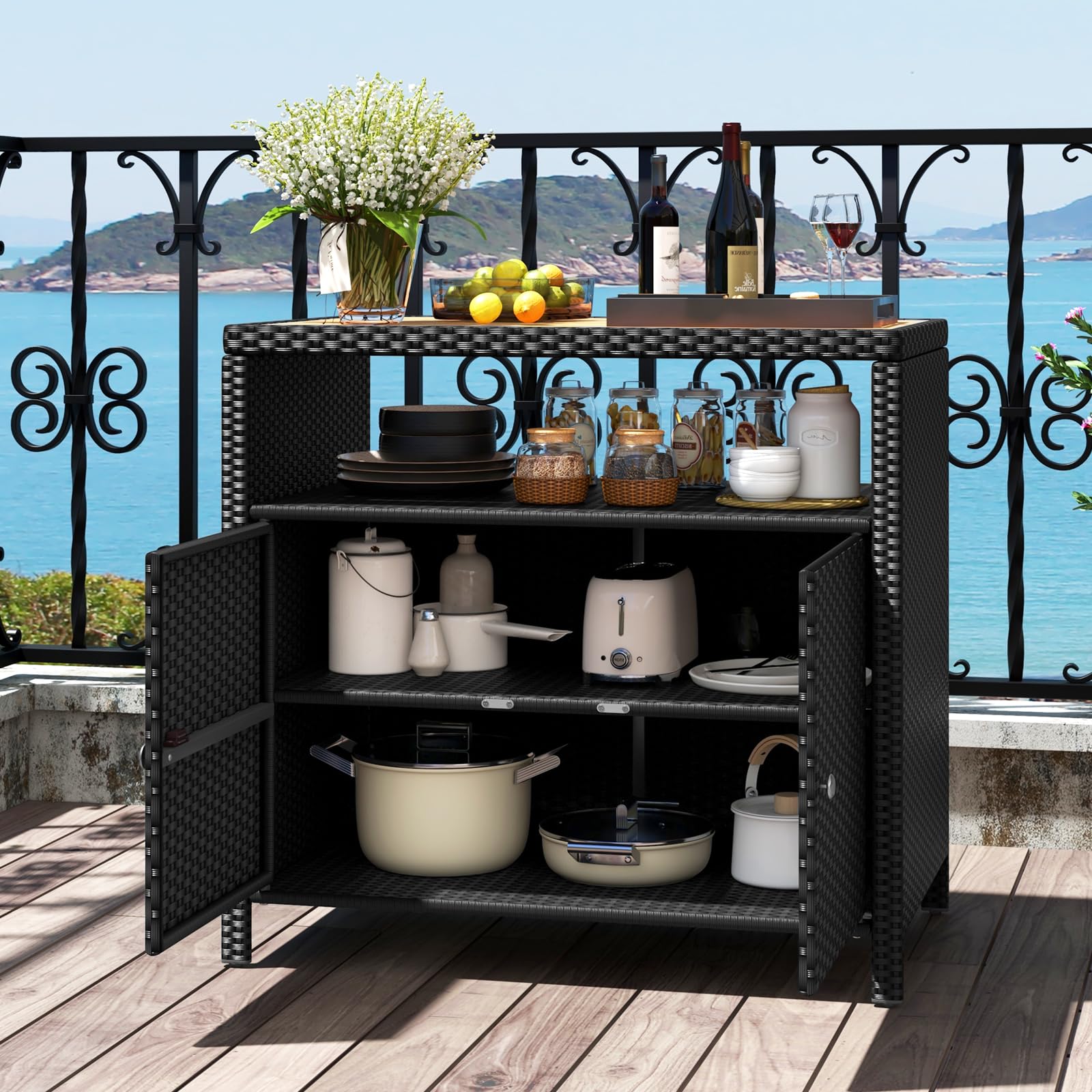 KOMFOTTEU Gartenschrank aus Rattan, Aufbewahrungsschrank Sideboard mit Arbeitsplatte aus Akazienholz, Garten Schuppen mit Doppeltüren, Rattanschrank 90 x 53 x 86 cm (Schwarz)