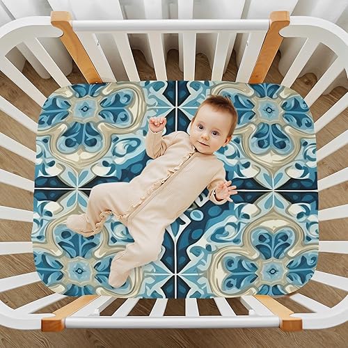 Miniatura 6 de Kigai Sábanas de cuna con diseño de azulejos azules, sábanas ajustables elásticas para cuna para niños y niñas, sábana unisex acogedora para cuna de