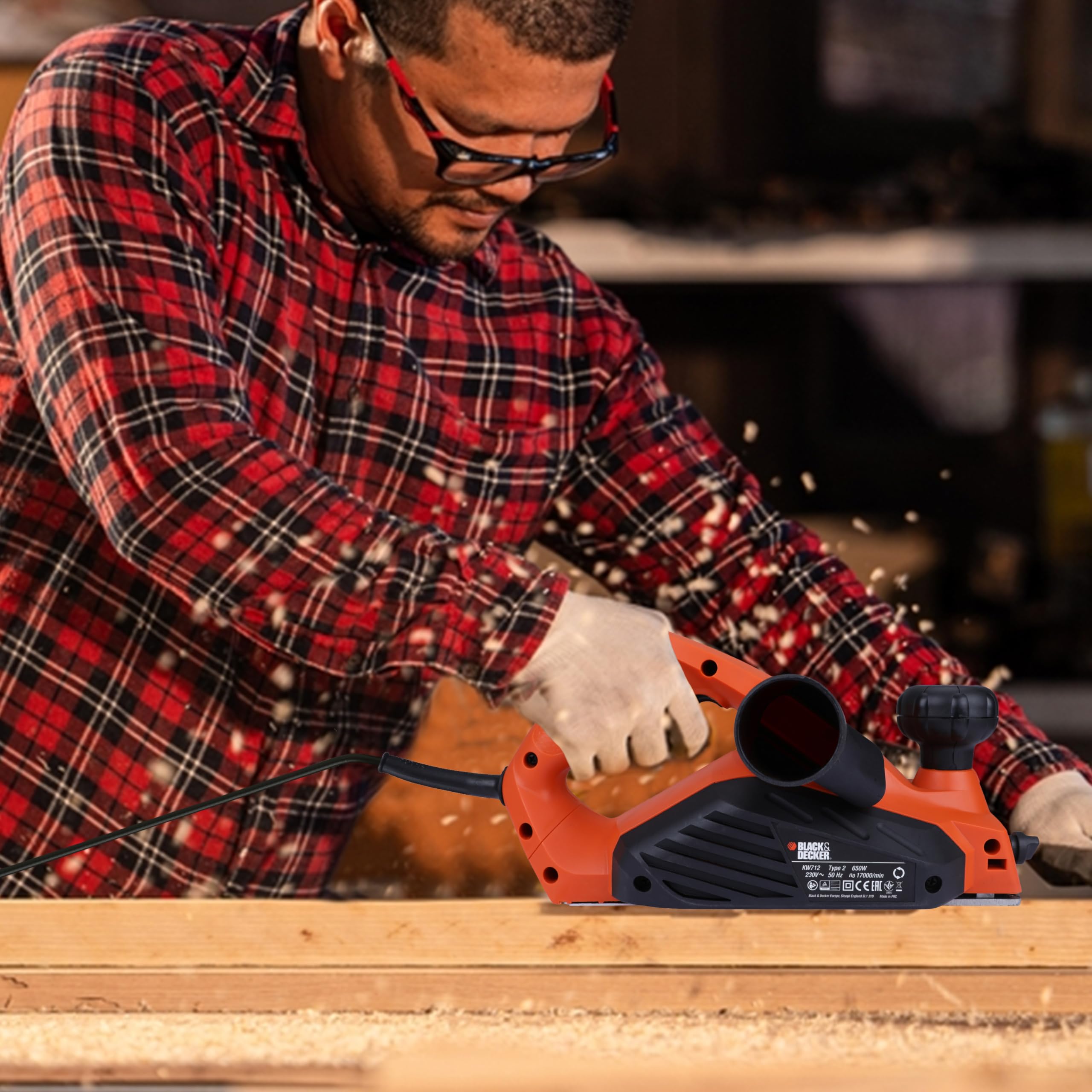 Rabot éléctrique BLACK & DECKER KW712
