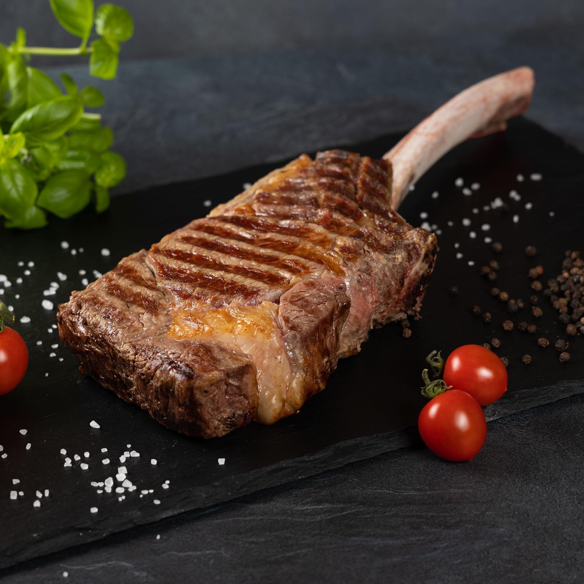 WURSTBARON® Premium Tomahawk Steak, frisches Rib-Eye vom Jungbullen, aromatisches und saftiges Grillfleisch, Premium-Qualität aus Bayern, ca. 800 g