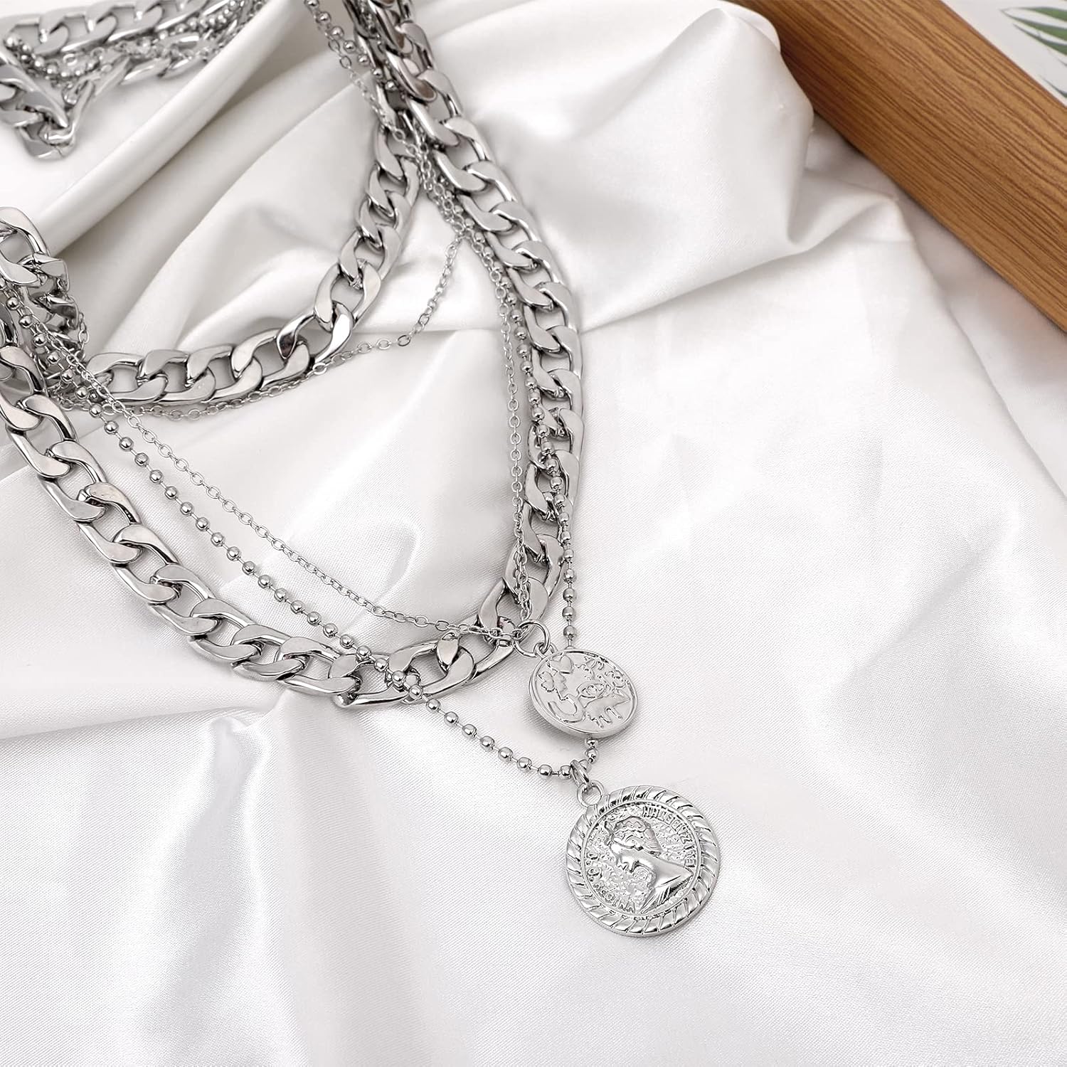 MJartoria Bundle - Women's Alloy Pendant Necklace Layered Retro Coin Gold Chain and Retro Coin Gold Chain Dainty Chunky Link Choker Jewelry Birthday Gifts