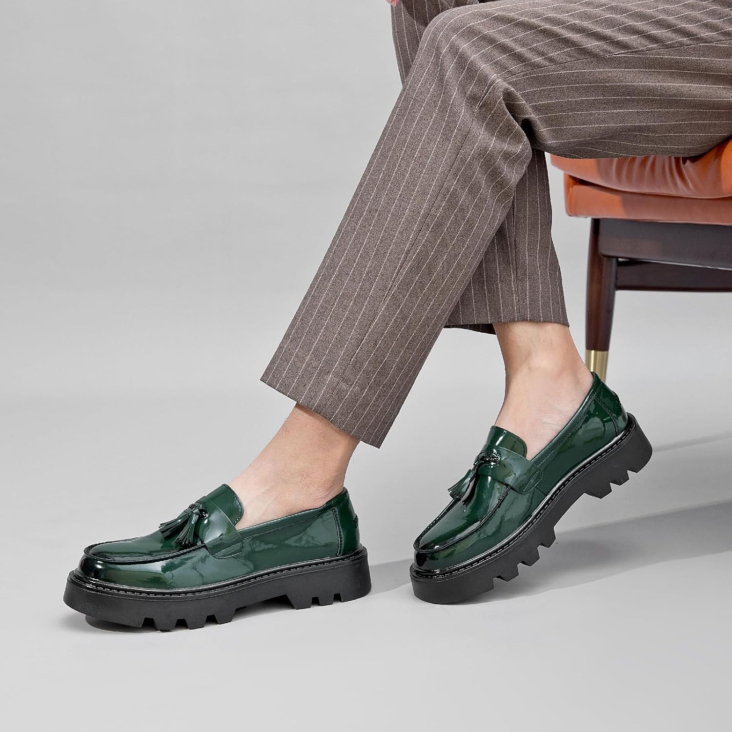 Men's Black Patent Leather Platform Loafers Slip-On Dress Shoes with Tassel, Non-Slip Lug Sole Round Toe Penny Formal Shoes for Business Work & Daily