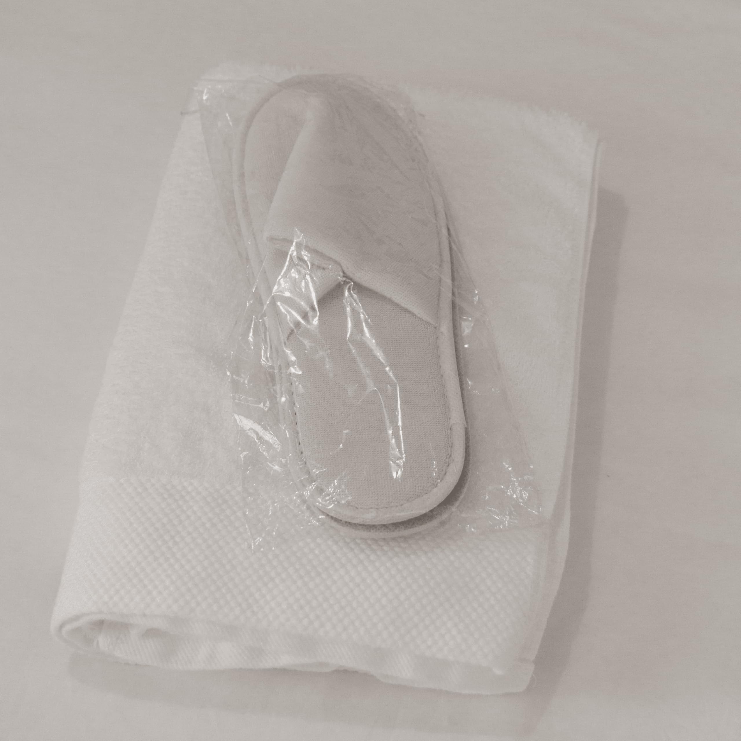 Pantoufles Jetables Blanches – Chaussons Fermés en Éponge Douce, Confortables et Hygiéniques pour Spa, Hôtel, Thalasso, Invités et Accueil Clients