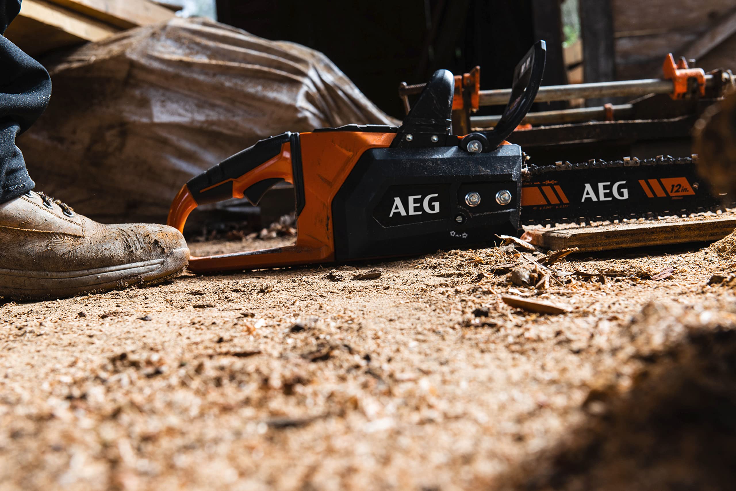 AEG ACS18B30-0 Elettrosega Brushless a Batteria 18V, Lubrificazione Catena Automatica, Impugnatura Ergonomica, Batteria Non Inclusa, Barra 30cm, Velocità Catena 10 m/s
