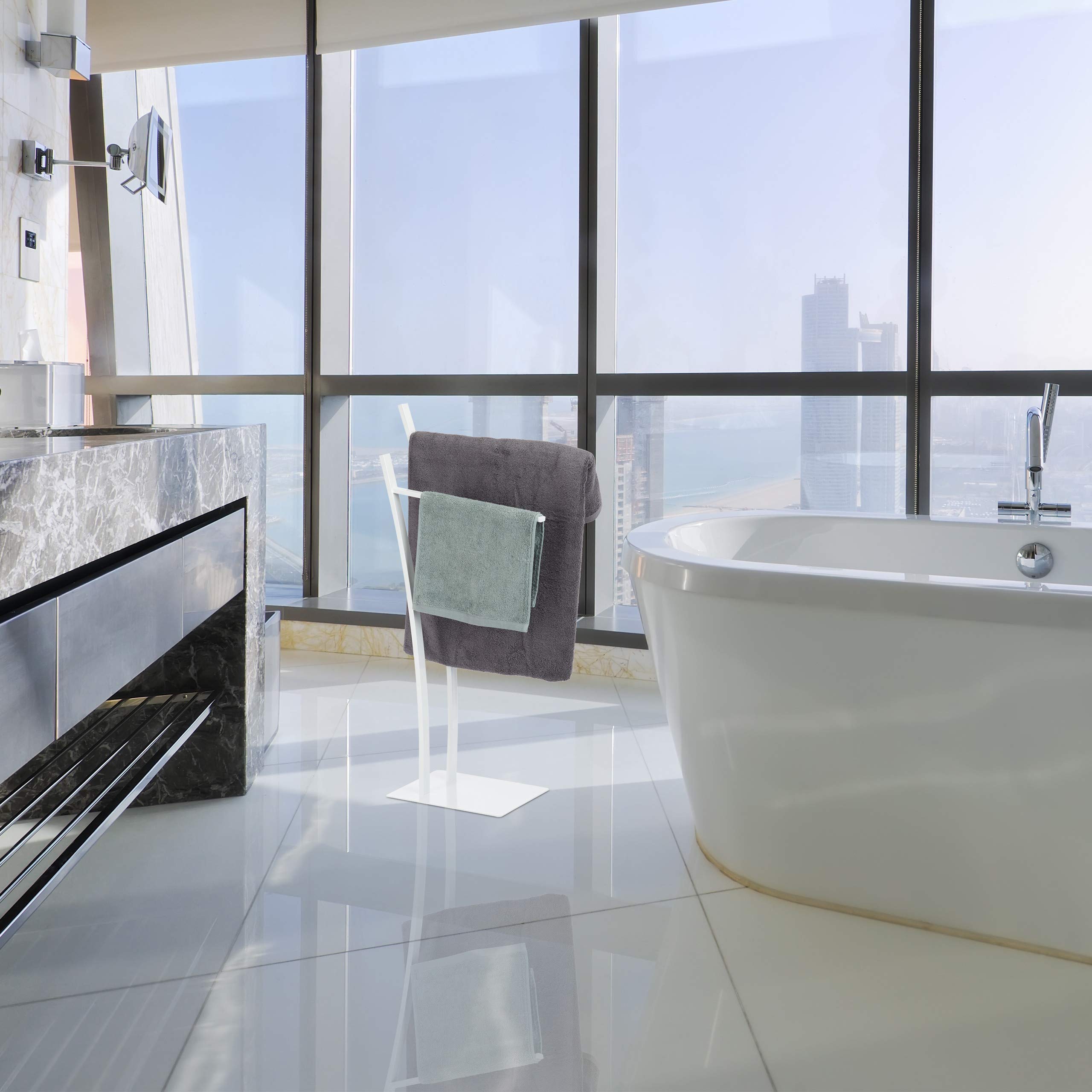 Relaxdays Portasciugamani da Terra, a 2 Bracci, Portasalviette, Piantana da Bagno e Cucina, HxLxP: 88x43x24 cm, Bianco