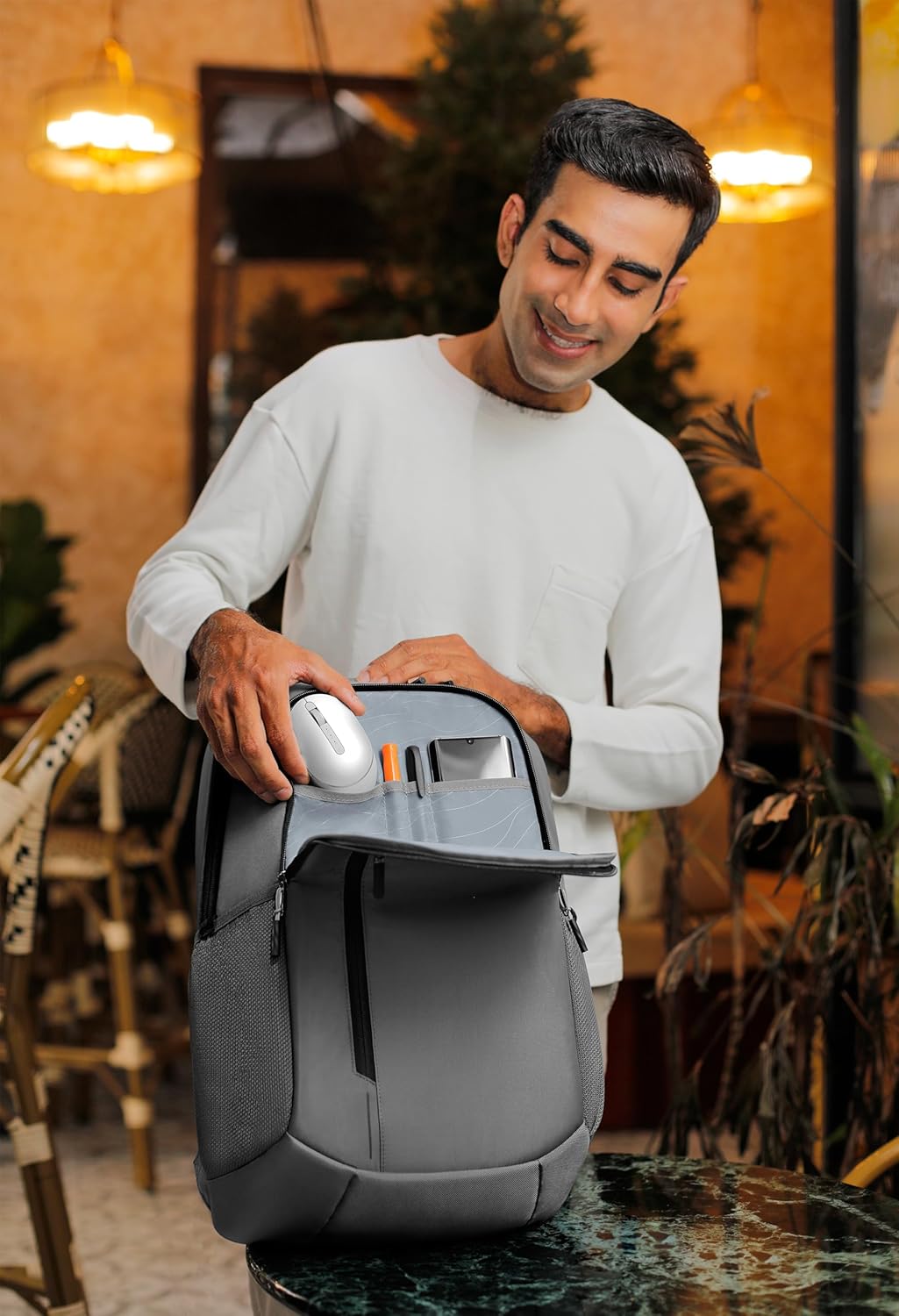 Dell EcoLoop Urban Backpack 14-16 Grey - CP4523G - 100% recycled plastic, 420D fabric, Weather resistant, double zipper closure, padded sleeve, air mesh padded back, 2 side stretch pockets - Image 8