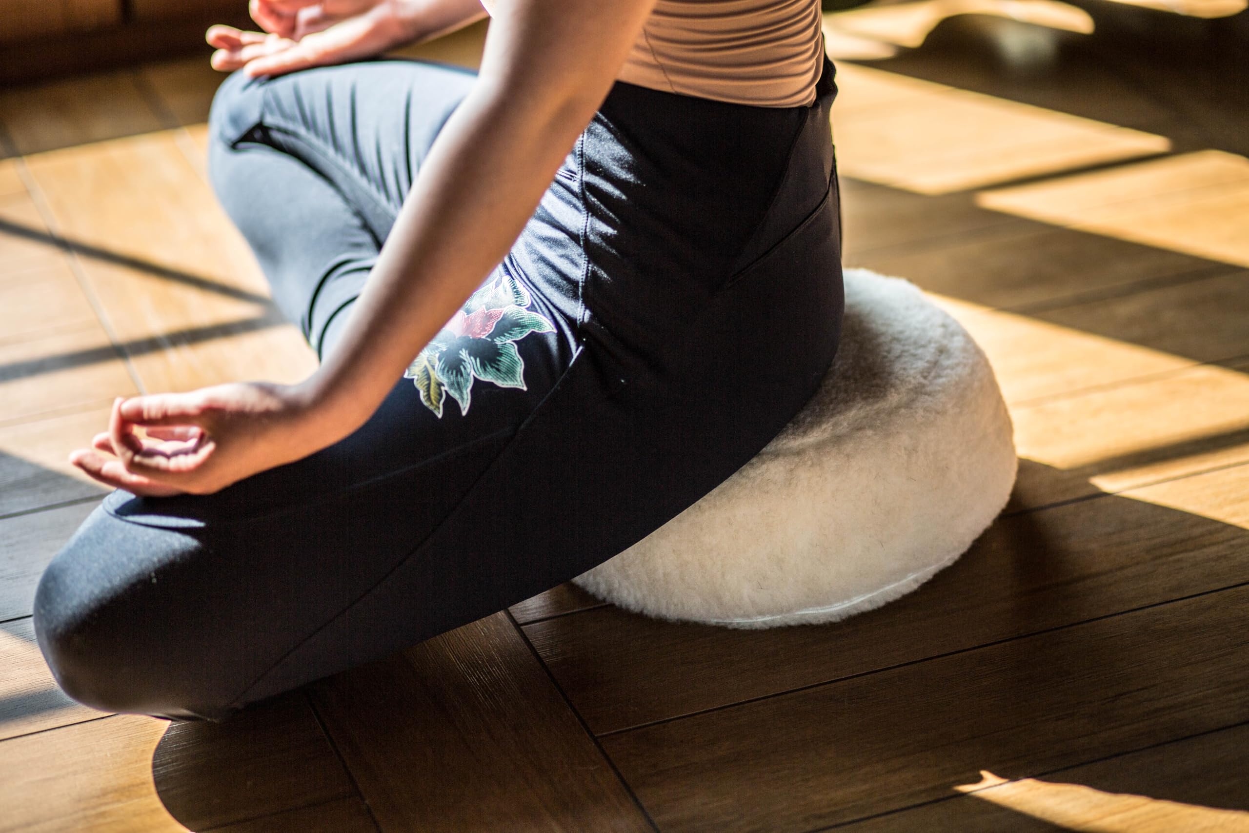 Cuscino da Meditazione Lana Merino, Rotondo Ø 30 cm, Imbottito in Grano saraceno – Ideale per Yoga, Meditazione e Seduta a Pavimento.