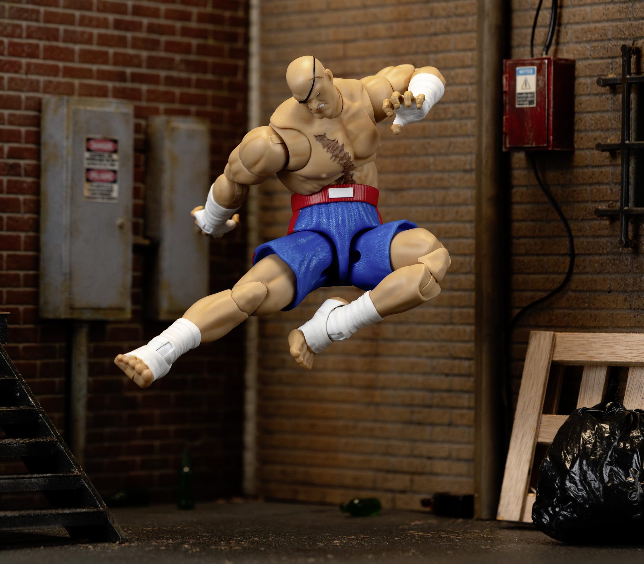 Jada Toys Street Fighter figurka Sagat (19 cm) - ruchoma figurka kolekcjonerska i akcji z Street Fighter 2: The Final Challengers, z alternatywną głową, rękami i akcesoriami, od 13 lat