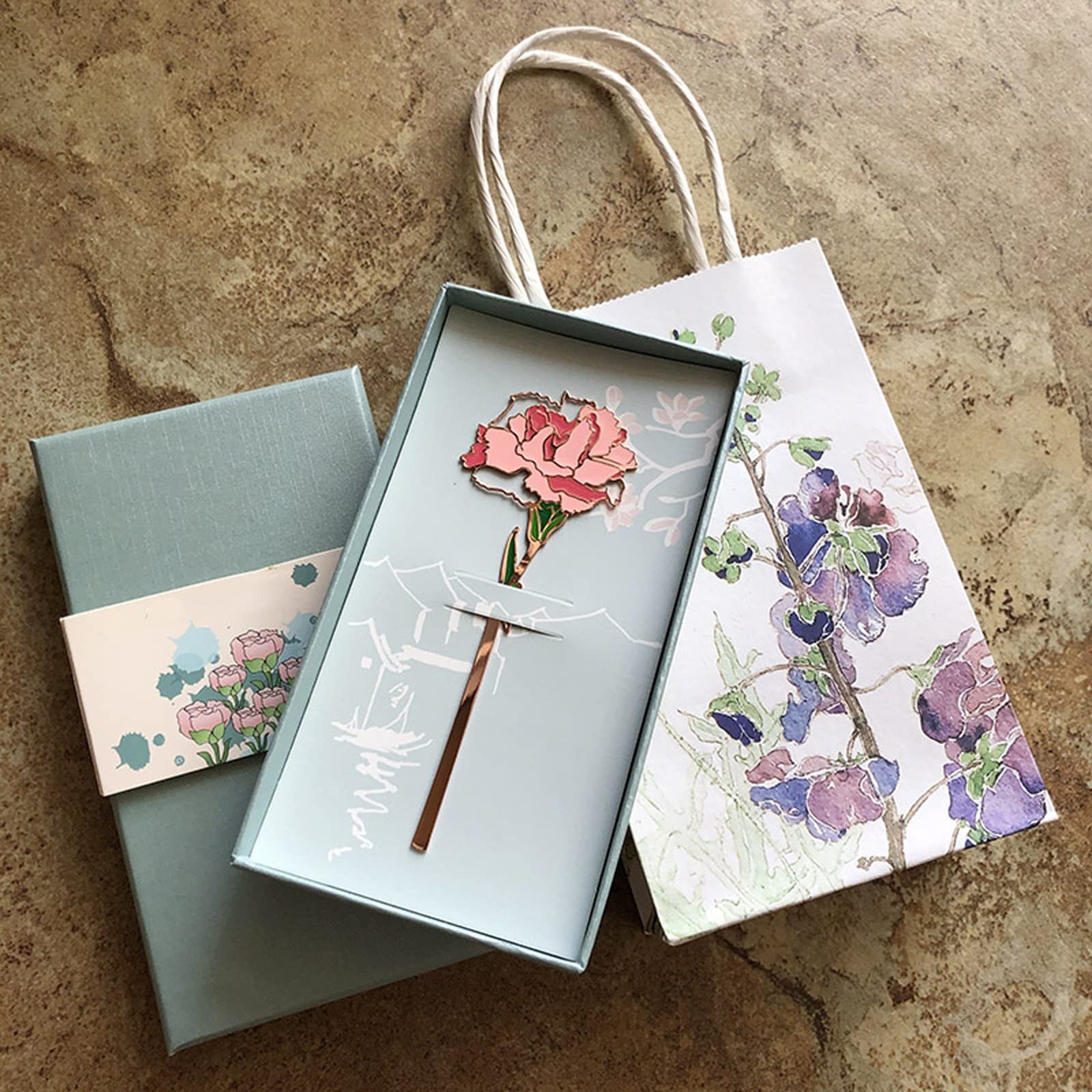 caihuashopping Lesezeichen Nelken Metall Lesezeichen Nette frische Blume Messing Vergoldete Geschenk Lehrer Tag Buch Markierungen
