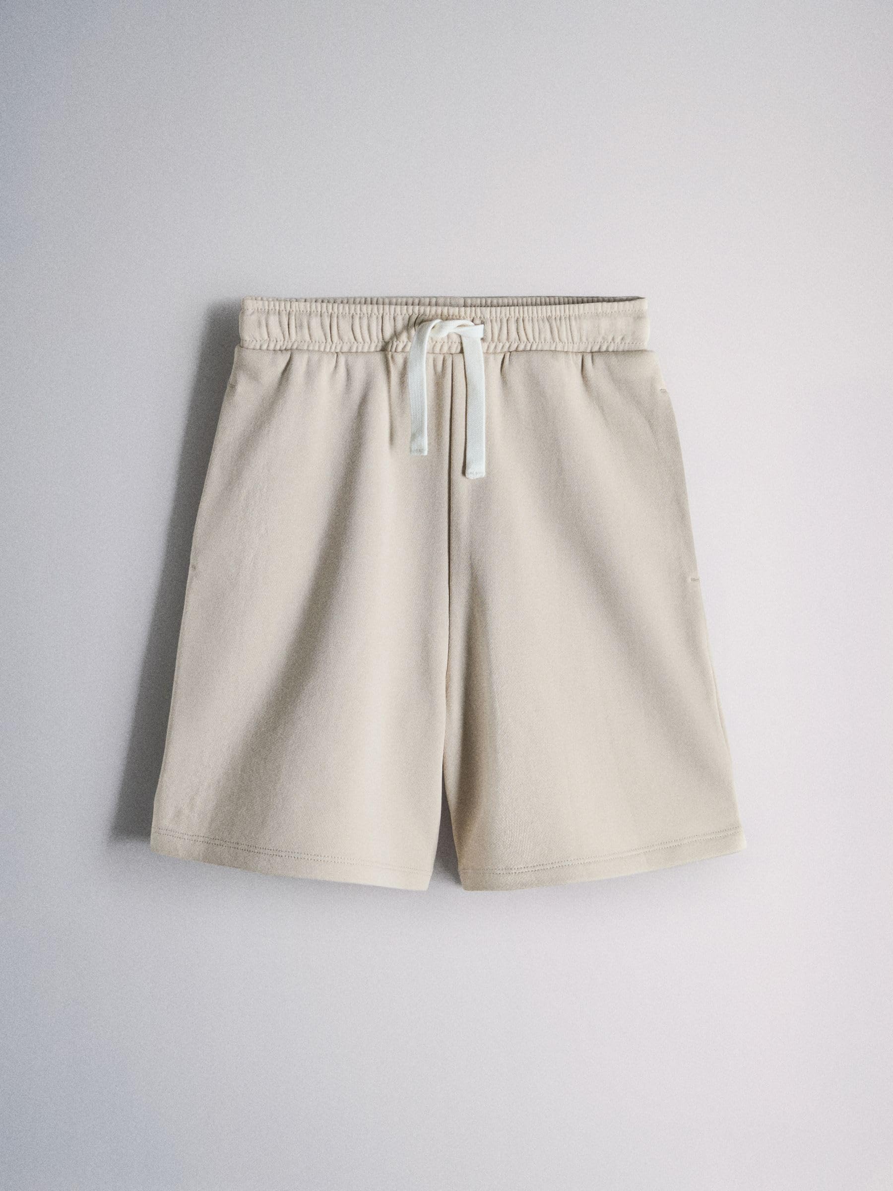 THE SET Niños Conjunto de 6 piezas compuesto por pantalones cortos y camisetas extragrandes de manga corta y cuello redondo