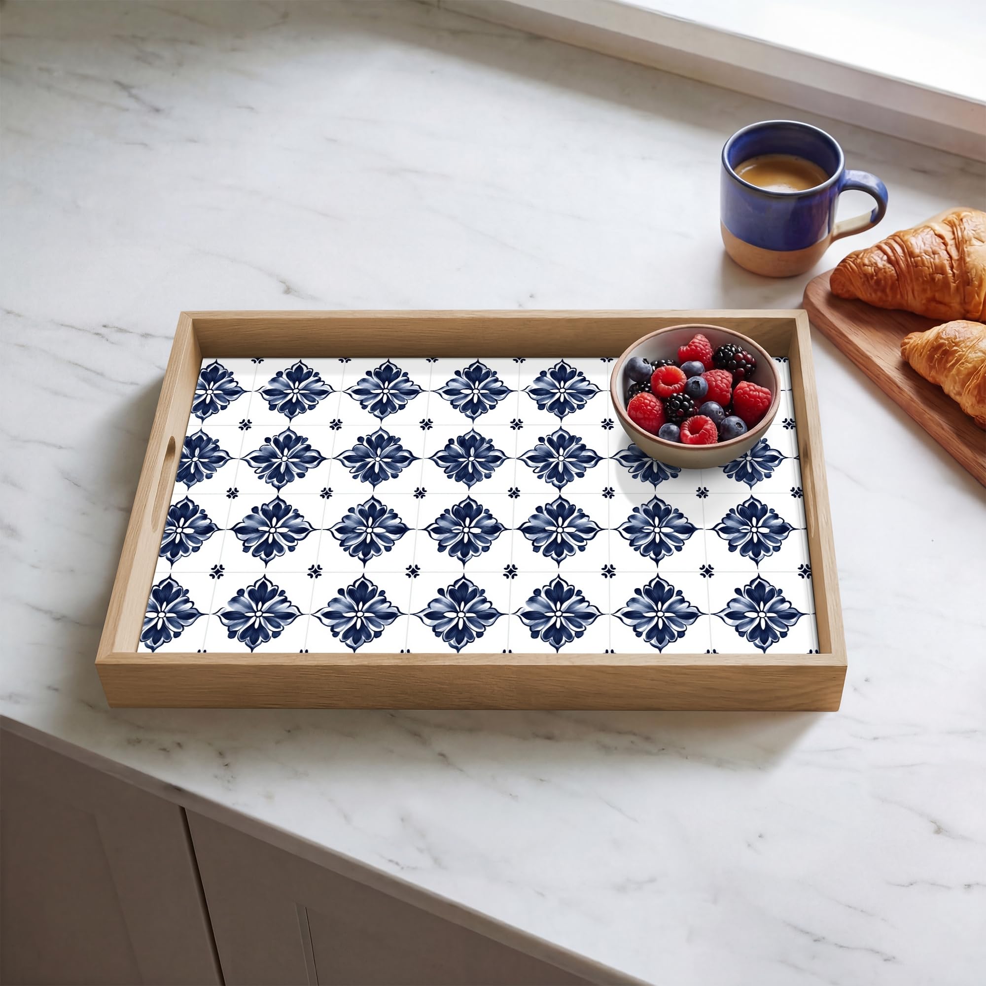 Serviertablett Rechteckig 50x35 cm Servierplatte Eiche Holz Tablett Mit Henkel Tray Kratzfest Kaffeetablett Tabletts Teetablett Kachelmotiv - Blau - Weiß - Blume