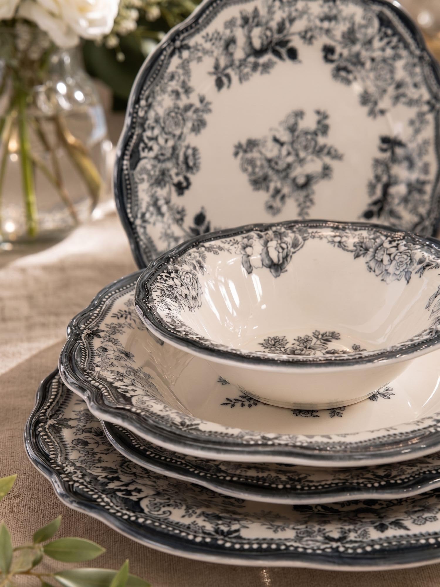 Elegancki 24-częściowy serwis obiadowy, 100% porcelana, biały i antracytowy | w zestawie talerze do serwowania, miski i talerze deserowe | można myć w zmywarce i używać w kuchence mikrofalowej
