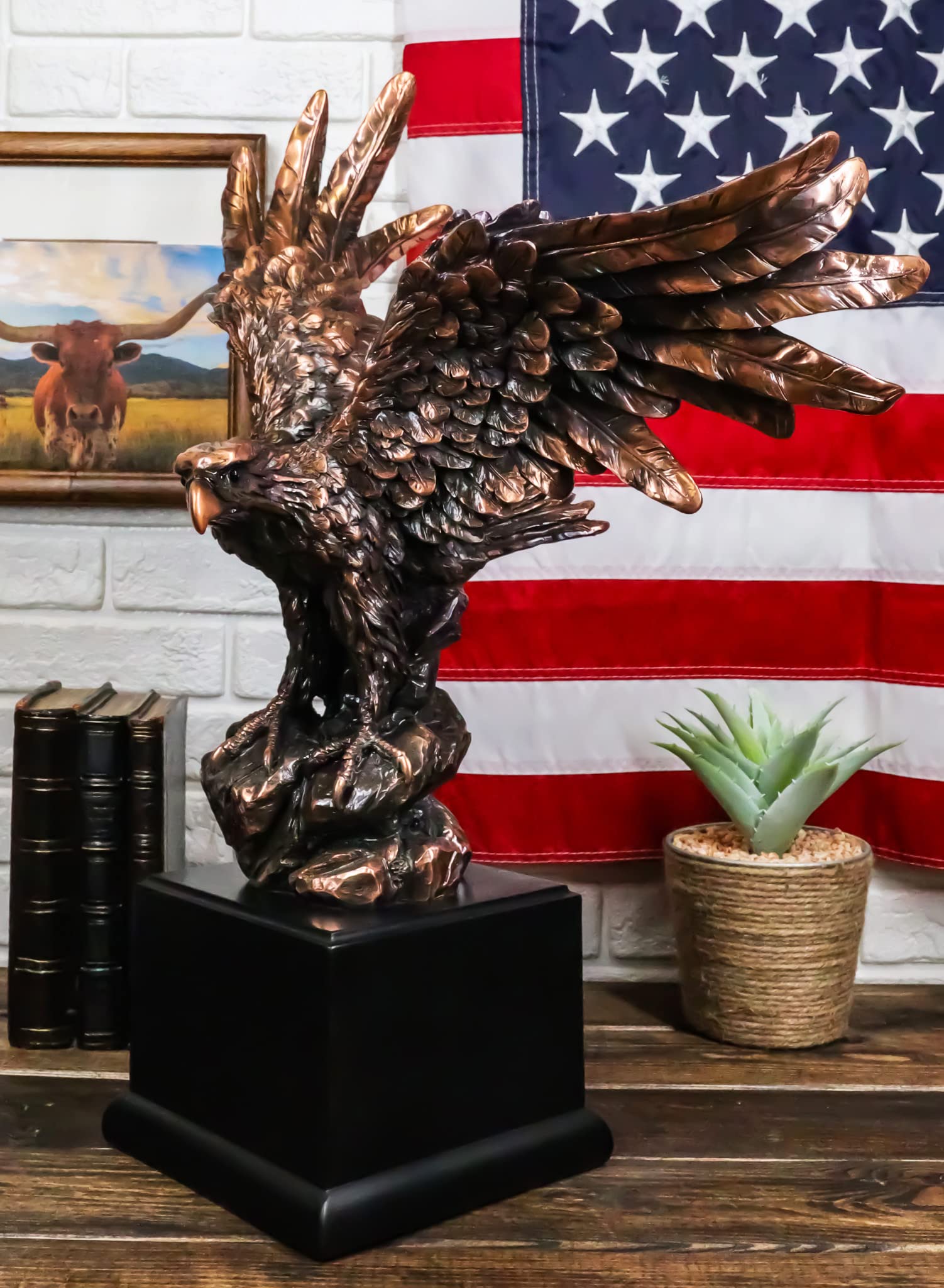 Amazon.co.jp: Ebros Gift L Majestic Royal Bald Eagle Landon Cliff