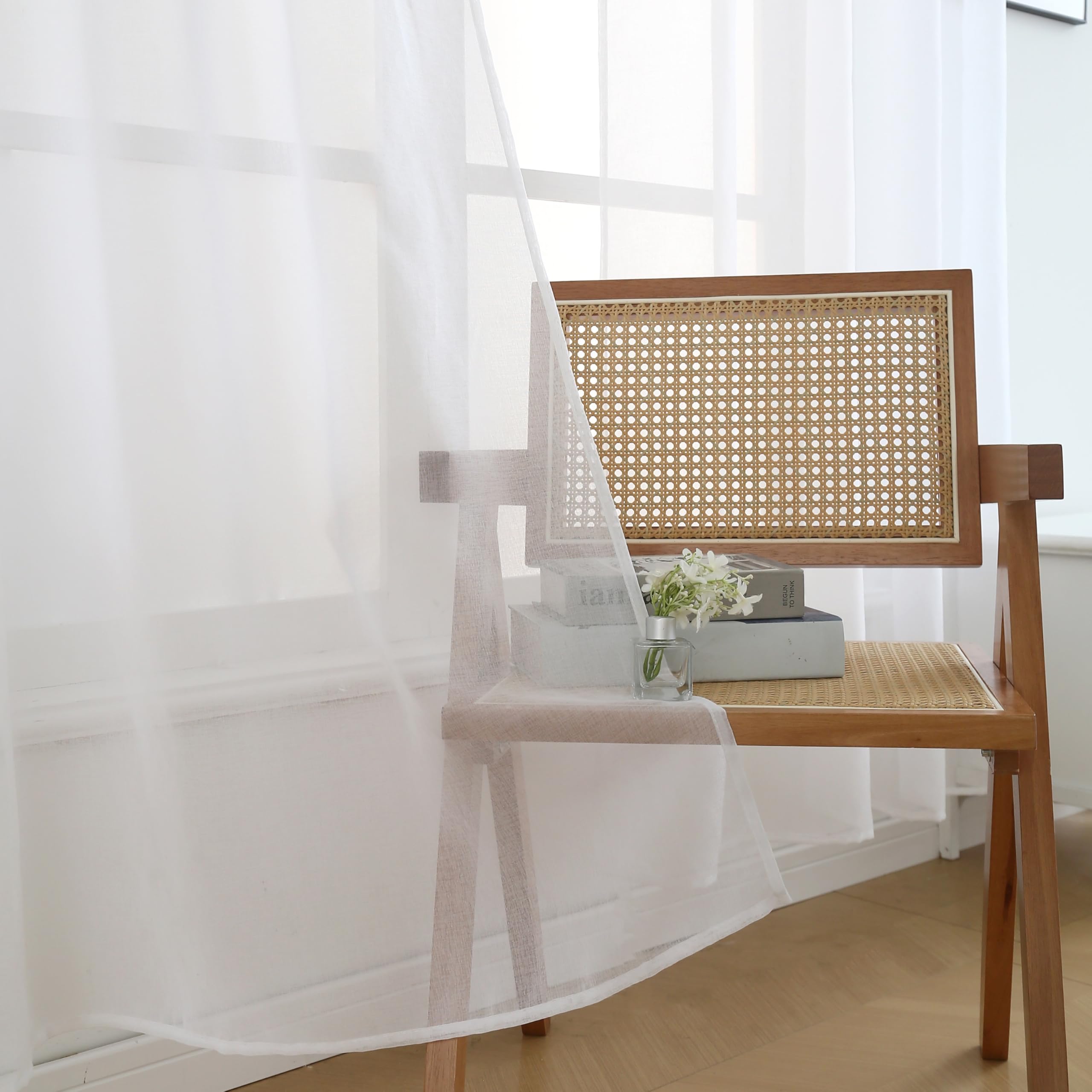 4er Set Vorhänge mit Ösen, Oeko-TEX Zertifiziert, Transparente Gardinen aus Voile Polyester Ösenschal Transparent Wohnzimmer Luftig Dekoschal in leinen Optik Top Weiß