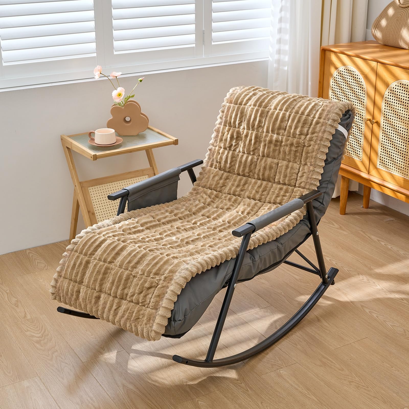 LiveGo Funda gruesa y plegable para mecedora, funda suave antideslizante para silla de camping con banda elástica, protector de muebles para sala de estar al aire libre (caqui, 55 x 180 cm)