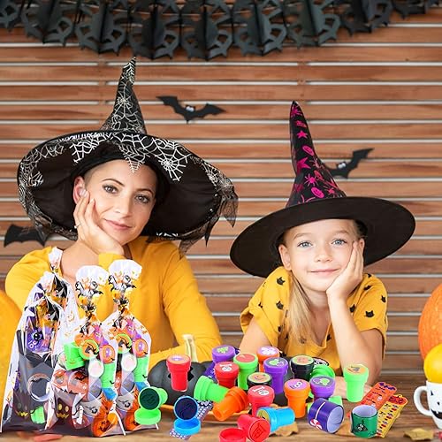 Miniatura 6 de Paquete de 24 artículos de papelería surtidos de Halloween, regalos de fiesta para niños, bolsas de regalo, incluye lápices, reglas, sellos y