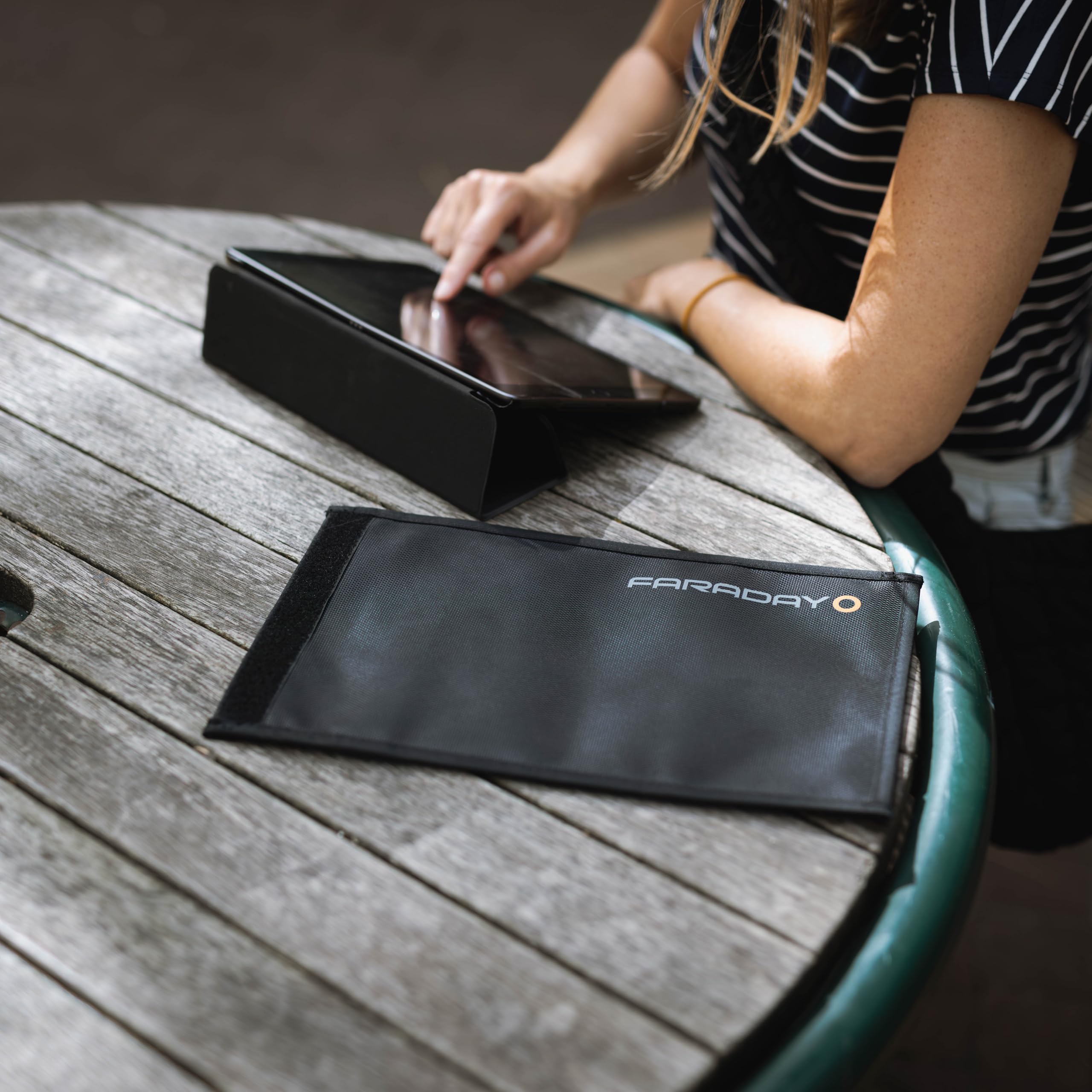 Faraday borsa giacca XL in tela nera resistente per grandi telefoni cellulari, chiavi, passaporti, carte di credito – EMP CME EMF protezione del segnale per forze dell'ordine e militare