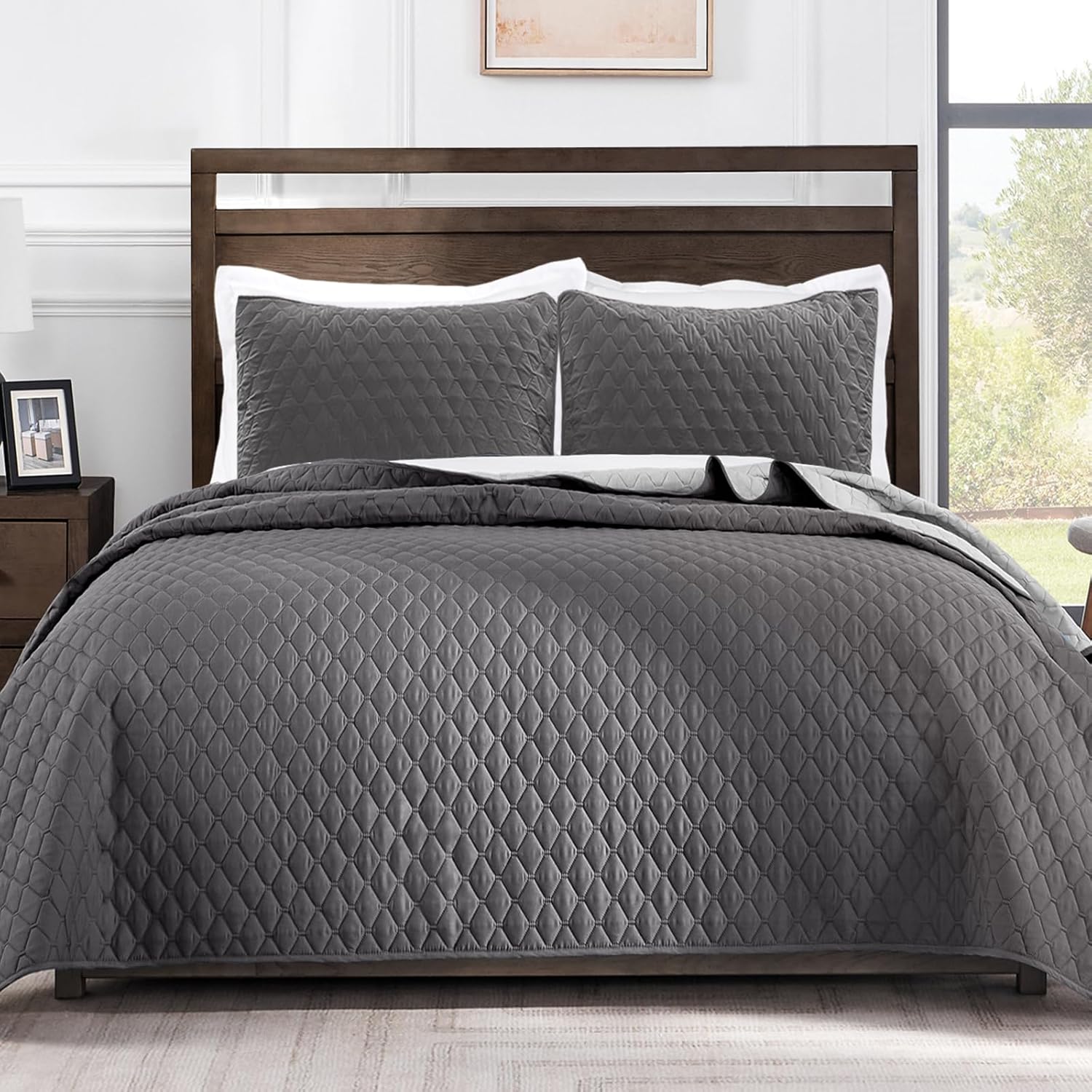 Exclusivo Mezcla Ultrasonic Reversible Full Queen Quilt Bedding Set with Pillow Shams, Lightweight Quilts Queen Size, Soft Bedspreads Bed Coverlets for All Seasons - (Grey, 90"x96") Charcoal/ Grey Full/ Queen