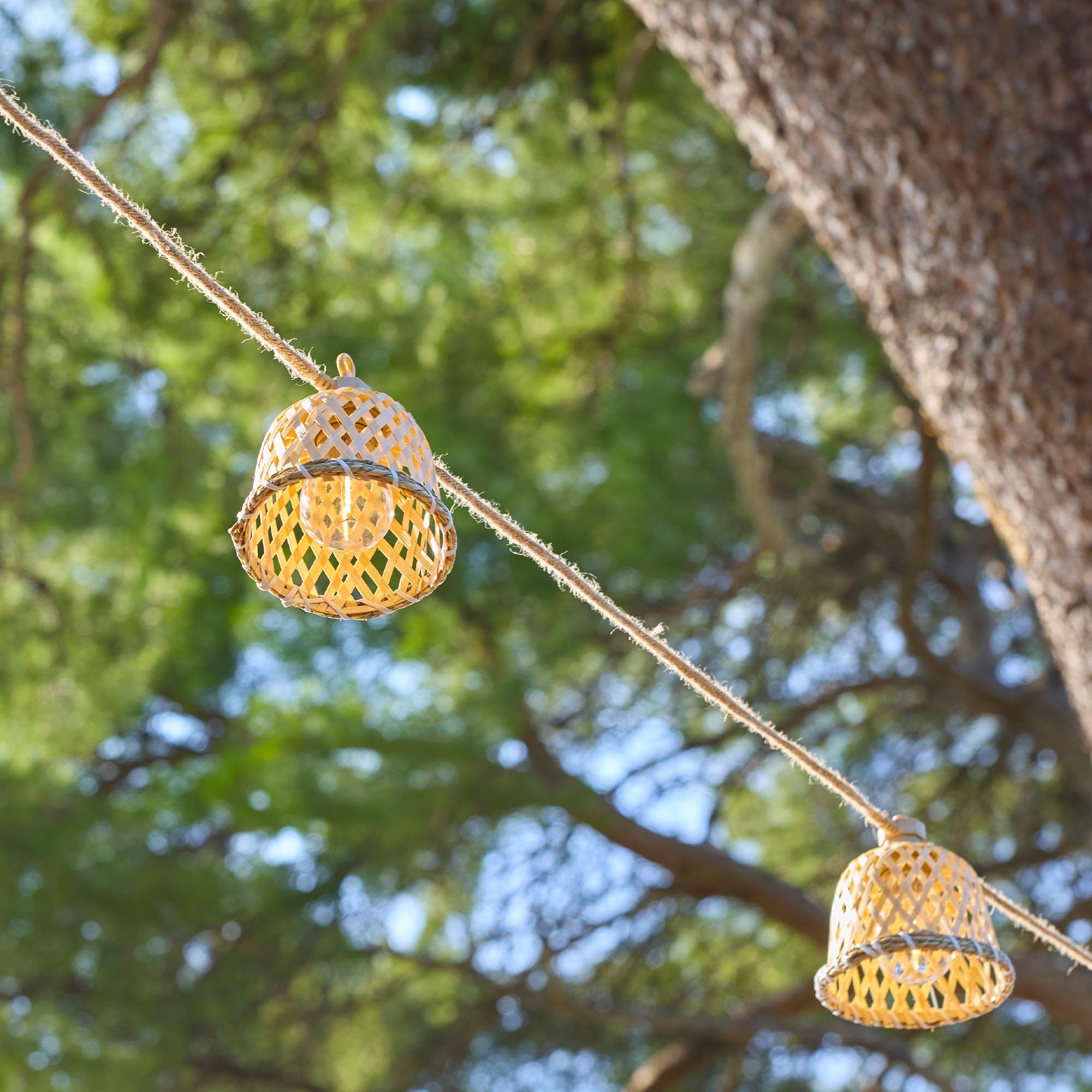 MALY LIGHT HYBRID Solar-Lichterkette mit 20 transparenten LED-Leuchtmitteln, warmweiß, dimmbar, 13 m