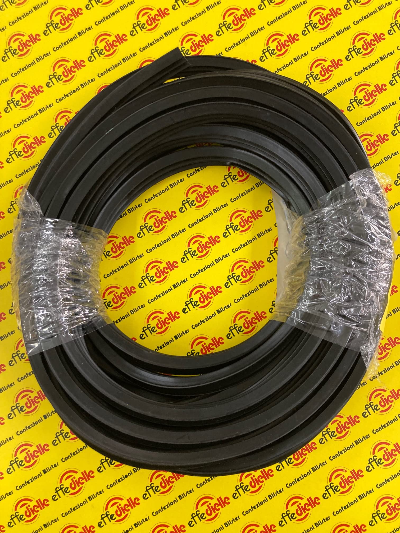 Junta de tope de vidrio de PVC universal UP 5 mm. Color negro caja de 16 m. Ribete de encastre solo presión para ventanas y balcones y marcos de aluminio