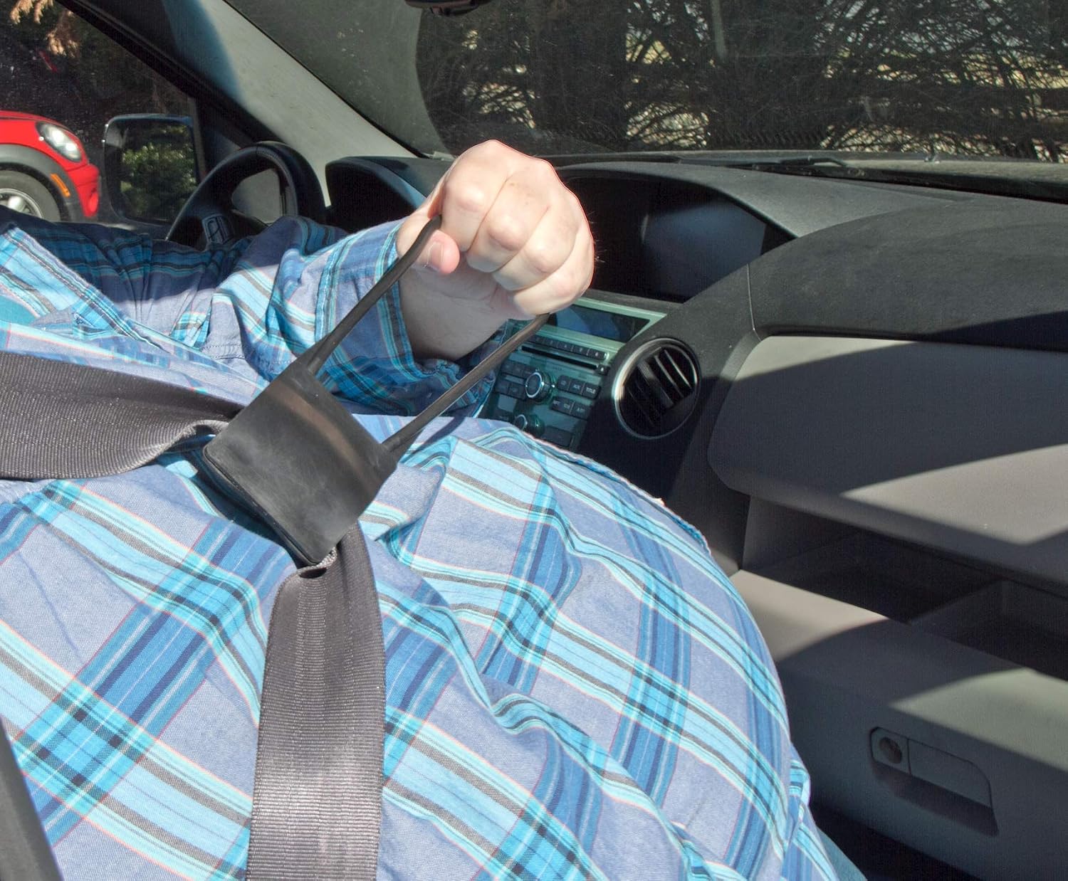 Seatbelt Grabber Handle - Great value: 2-pack - Buckling up just got easy!