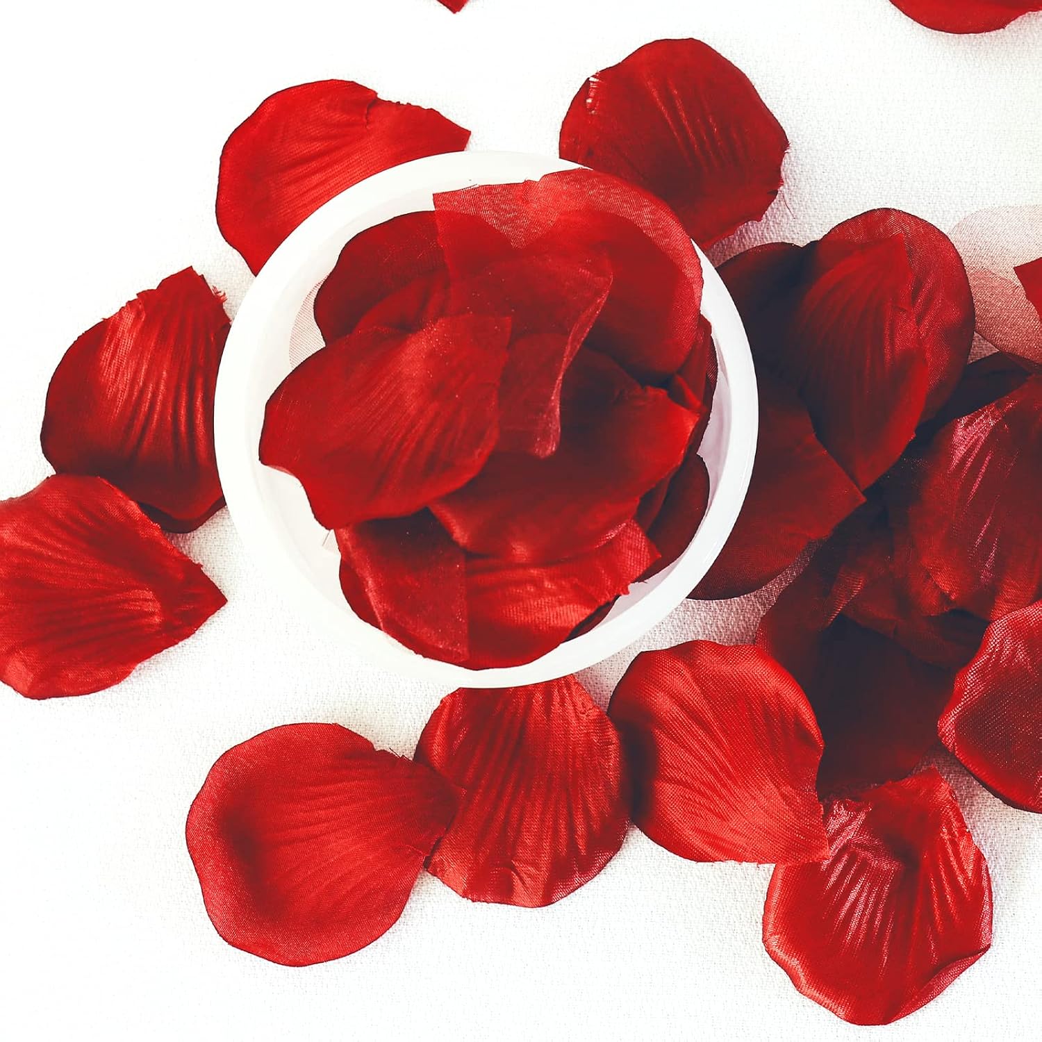 UUEMB 2000pcs Red Rose Petals Artificial Flowers for Bedroom No-Taste Emulation Silk Rose Petals for Romantic Scenes Wedding Anniversary Party Decoration - Image 3