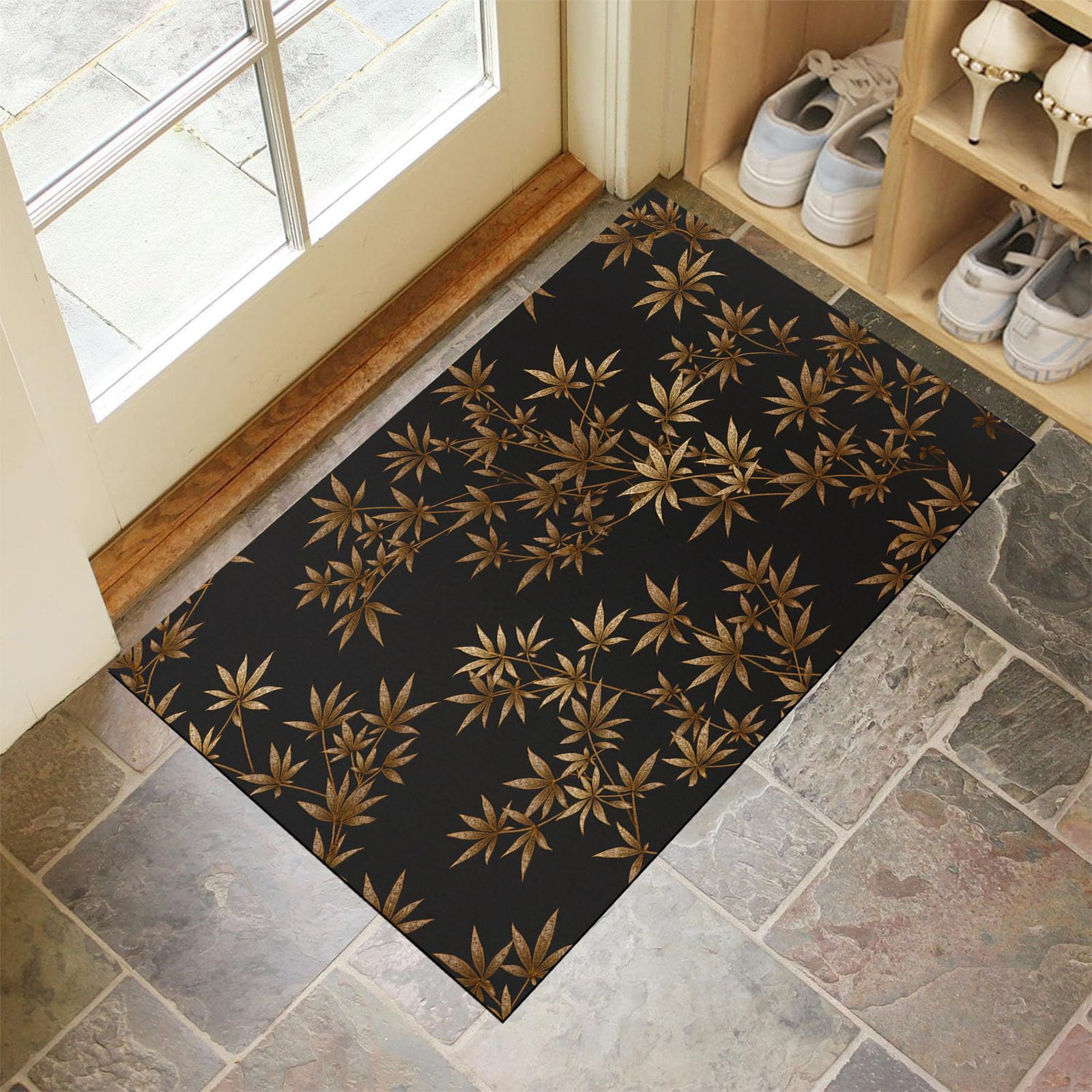 Alfombras esponjosas con hojas doradas para decorar la entrada y el pasillo