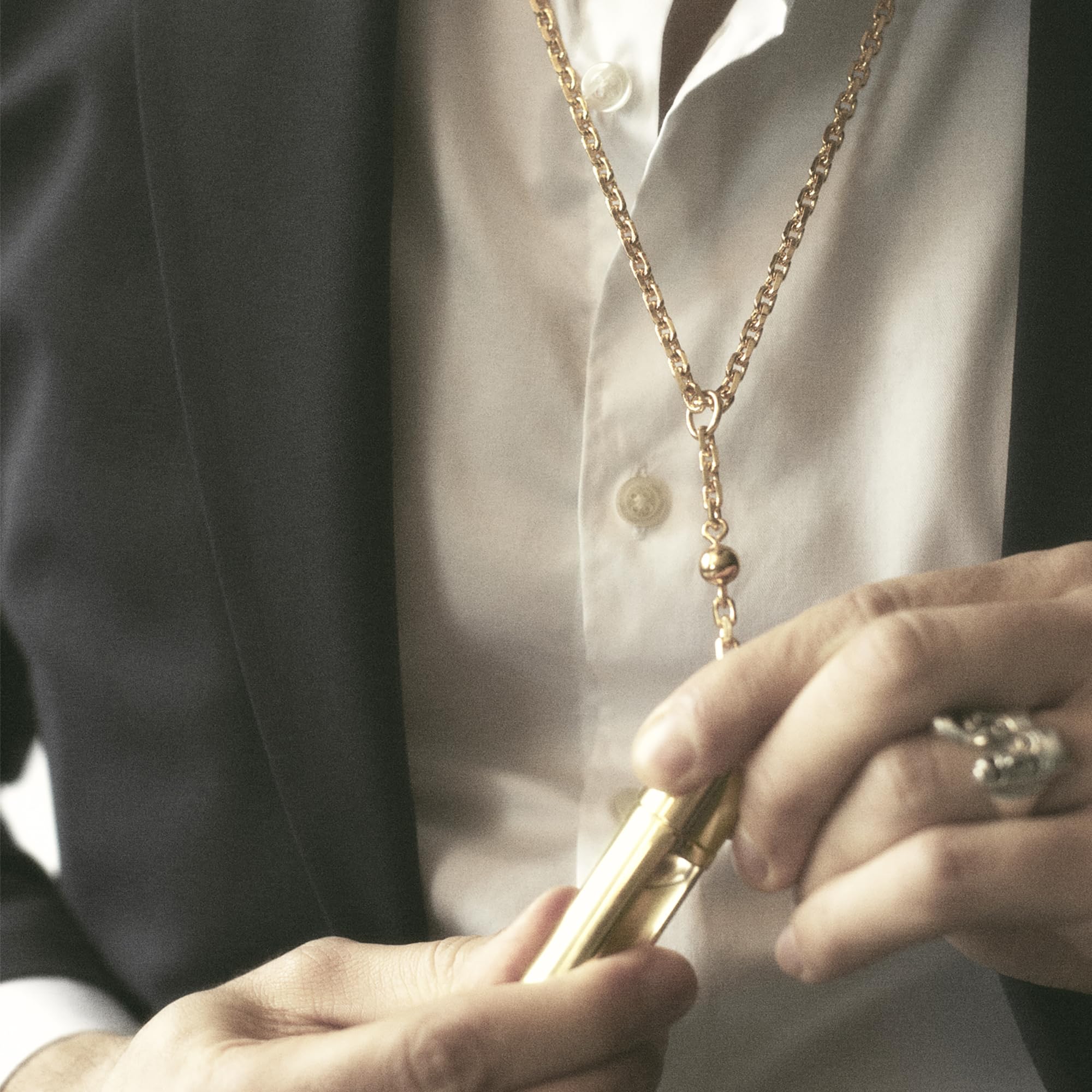 NCP Olfactives Necklace 701 Leather & Vetiver – Nahrdelník + 2 x EDP 5 ml (Zlatý) PNCP020 Brand, Estándar, Non-Precious Metal, No Gemstone