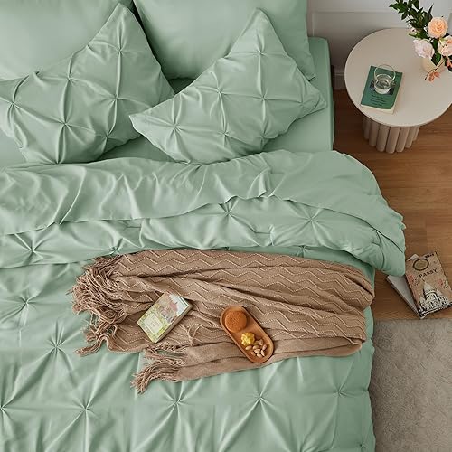 Miniatura 3 de CozyLux Juego de edredón Queen de 7 piezas, tamaño Queen, color verde salvia, juego de ropa de cama plisada en una bolsa con edredón para todas las