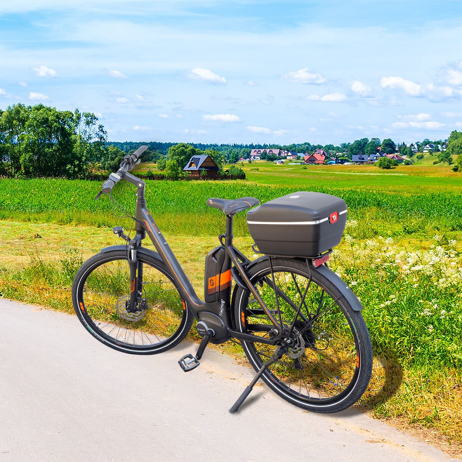 Westmark Set Vélo : 1 Coffre de Vélo pour tous les Porte-bagages + 2 Gourdes de 0,55 litre chacune, Plastique/verre/silicone/caoutchouc, Gerda Touring Tresor, Noir/rouge/anthracite, 5430GEE8