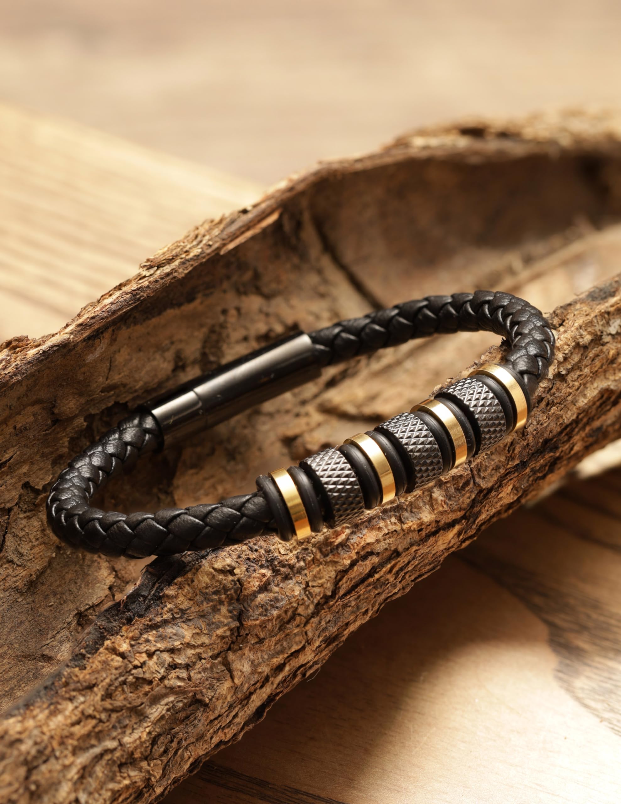 Pulsera de cuero trenzado para hombre de oro negro con dije de acero inoxidable | Regalo ideal para el día del padre para él.., Cuero, No es una piedra preciosa 4