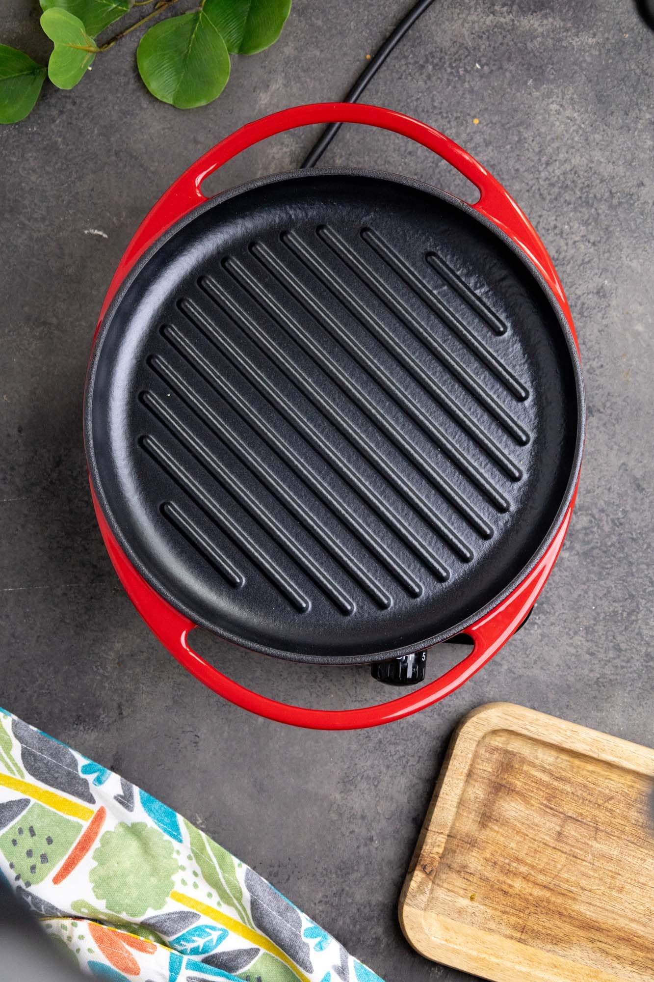Jata GR25 - Piastra da griglia, griglia in ghisa, Superficie a Righe, Adatta a Tutti i Tipi di cucine Inclusa induzione, Adatta per Forno, Diametro 25 cm, Rosso