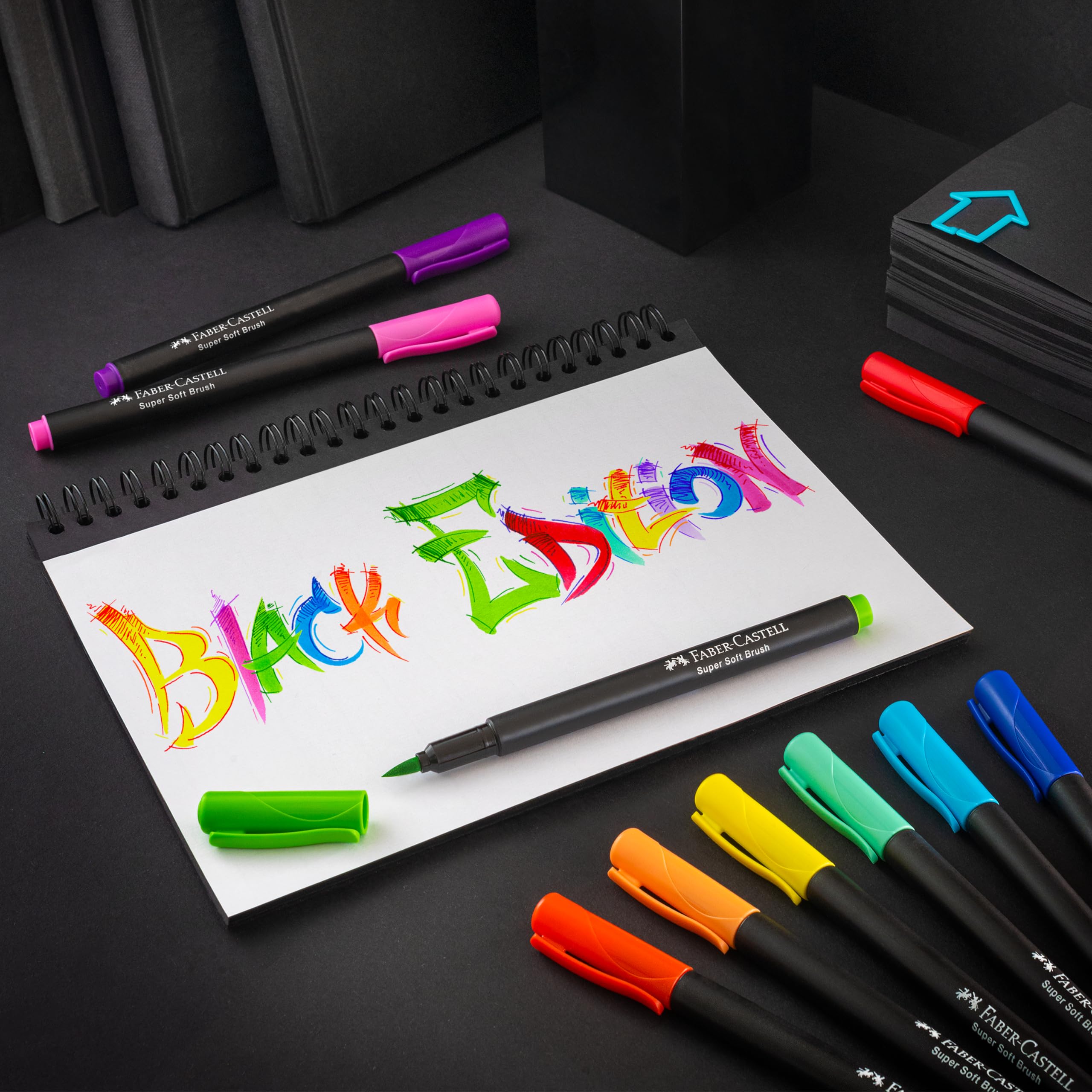 FABER-CASTELL - zestaw pisaków pędzelkowych Black Edition w 10 kolorach | Ołówki pędzelkowe dla dorosłych do kolorowania i pisania, flamastry z zmywalnym tuszem